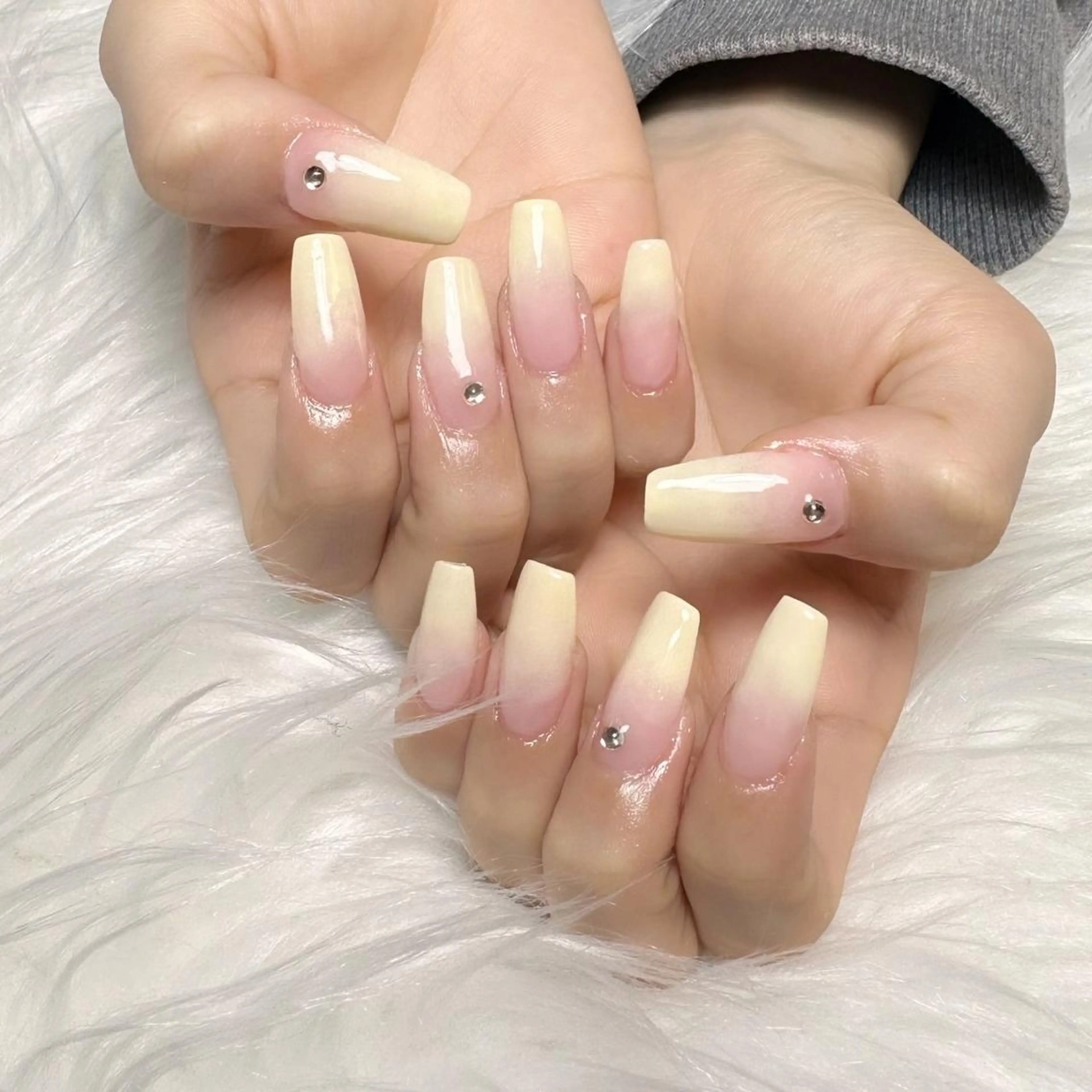 ネイル RAFFINE 月🦋🩵のネイルデザイン