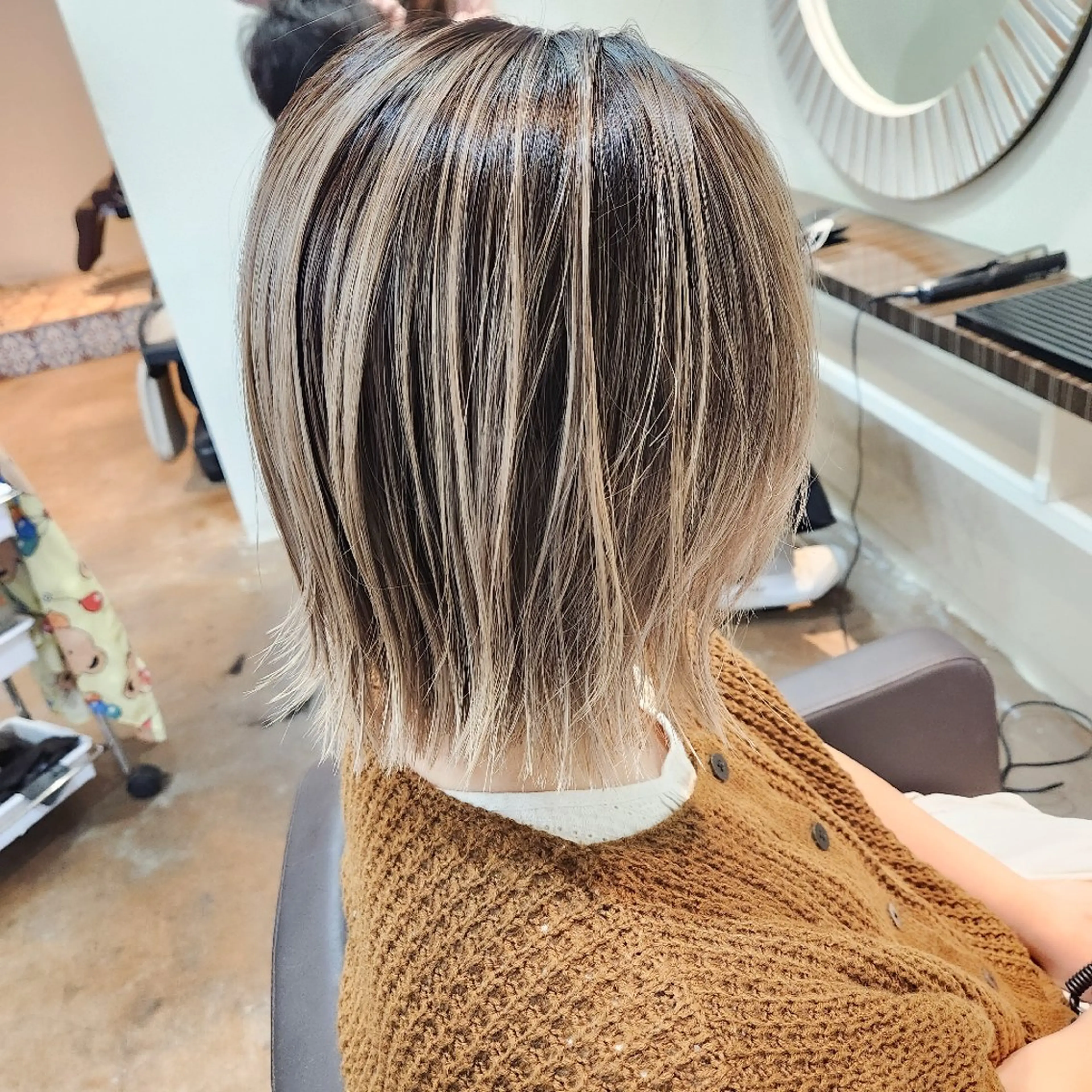 CUT + 髪質改善カラー + フルハイライト + 選べるスパの写真