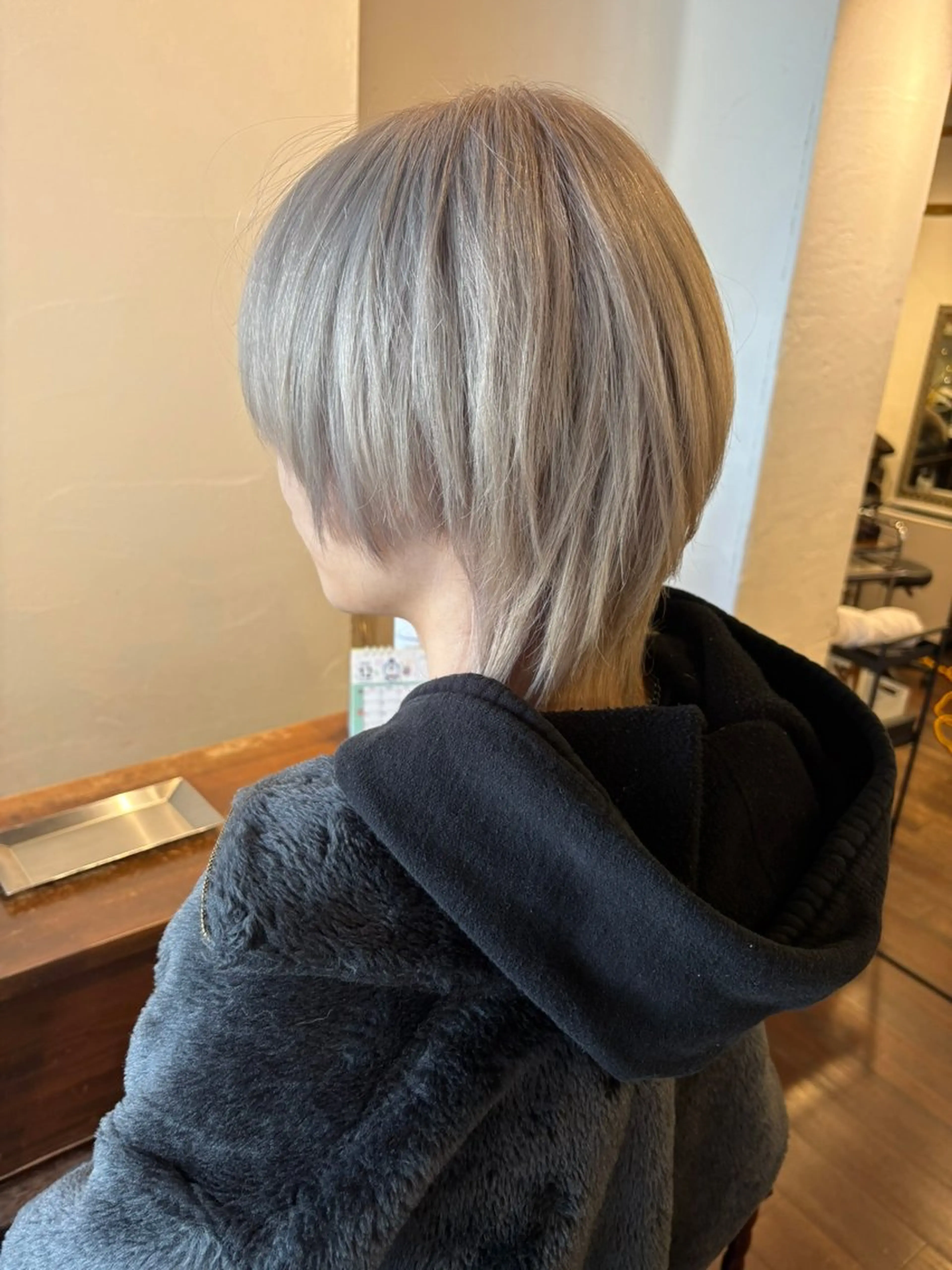 ショート カラー ヘアカラー トリートメント aW HAIRカンノ カナエのヘアスタイル