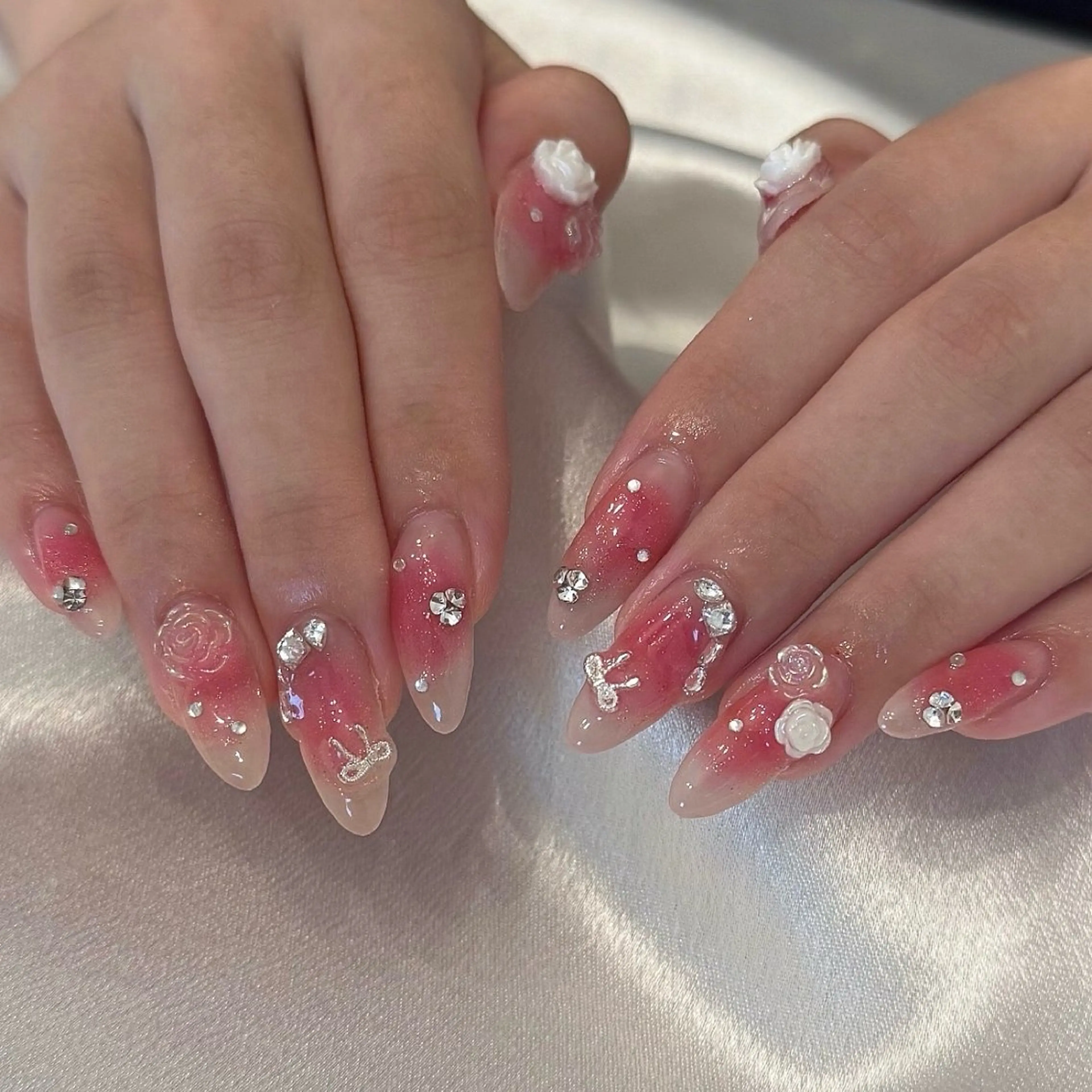 ネイル ハンドネイル シュシュ 🎀 girly nailのネイルデザイン