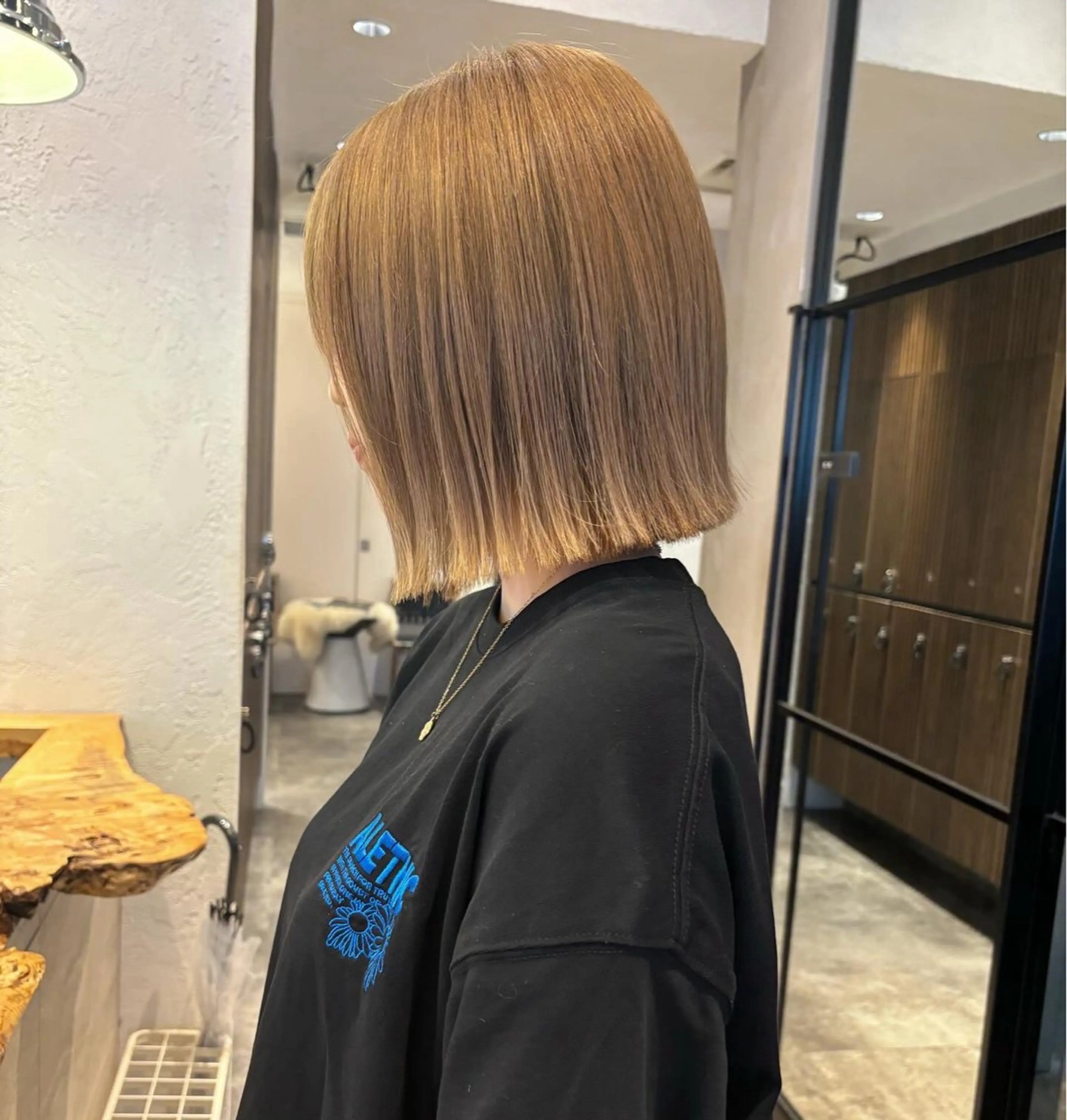 ミディアム 外ハネヘア カット ヘアカラー トリートメント HAVANA MIZUKIのヘアスタイル