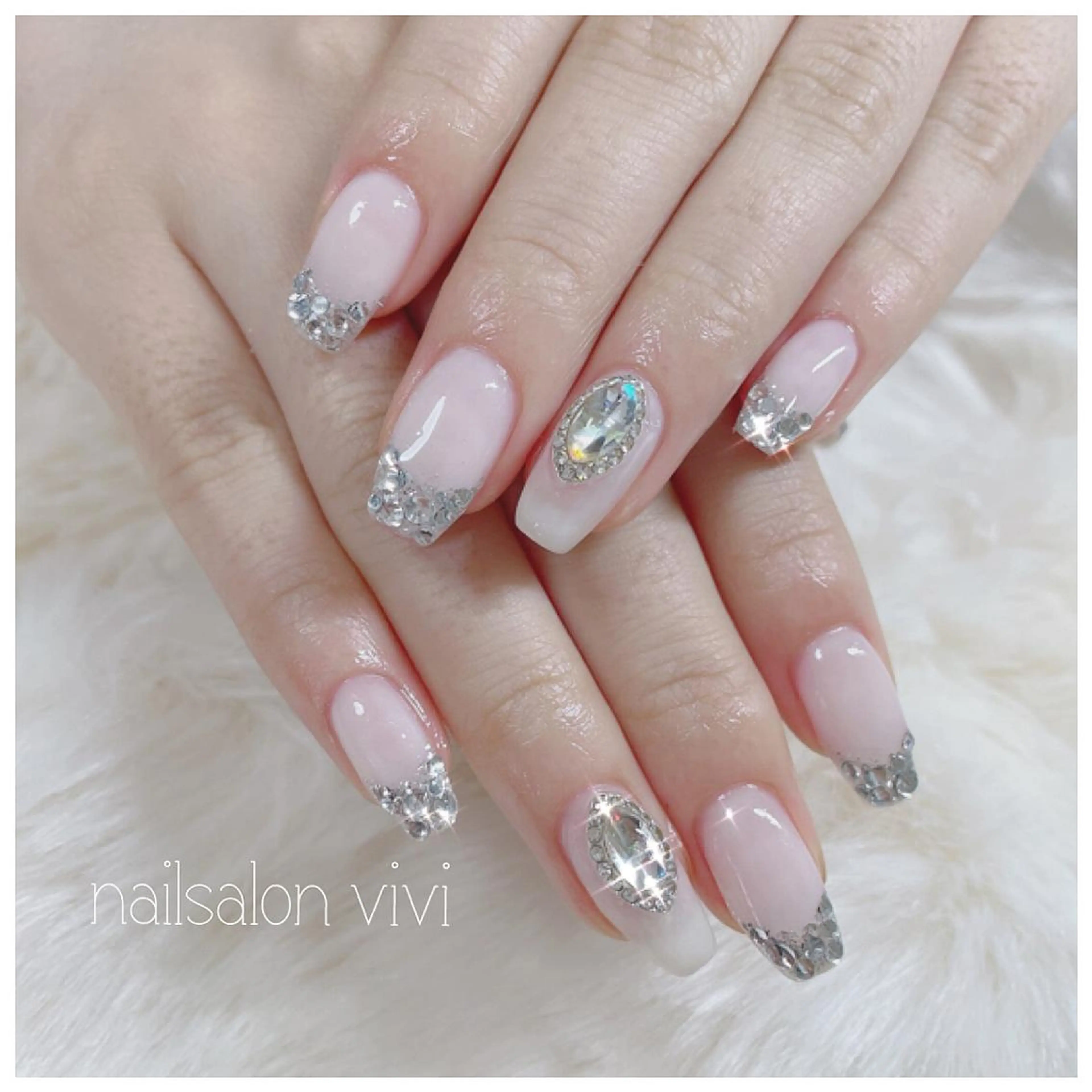 ネイル ＶＩＶＩ nailsalonのネイルデザイン