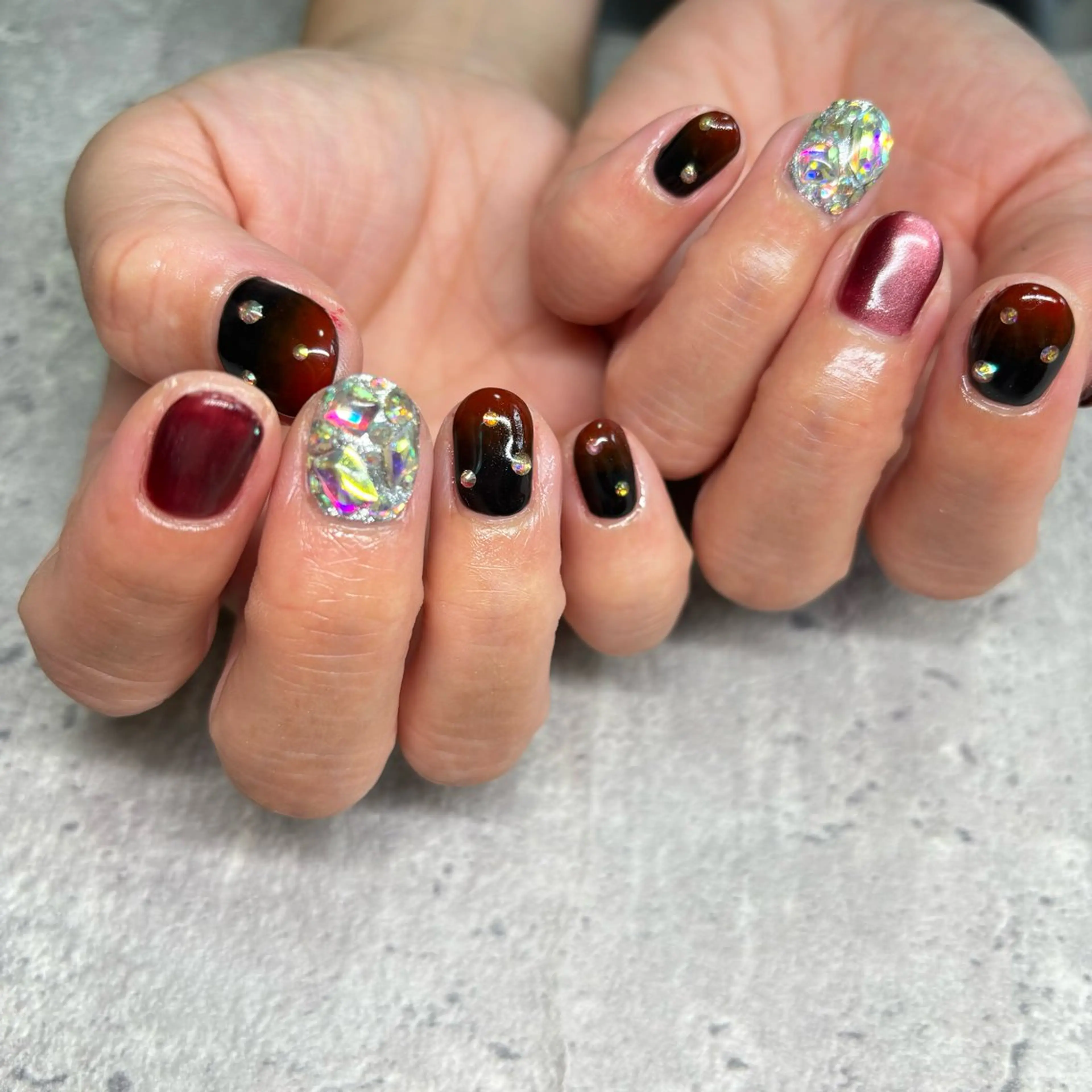 ネイル 赤色 ハンドネイル RE💟N.NAIL ラテン系お姉さんのネイルデザイン