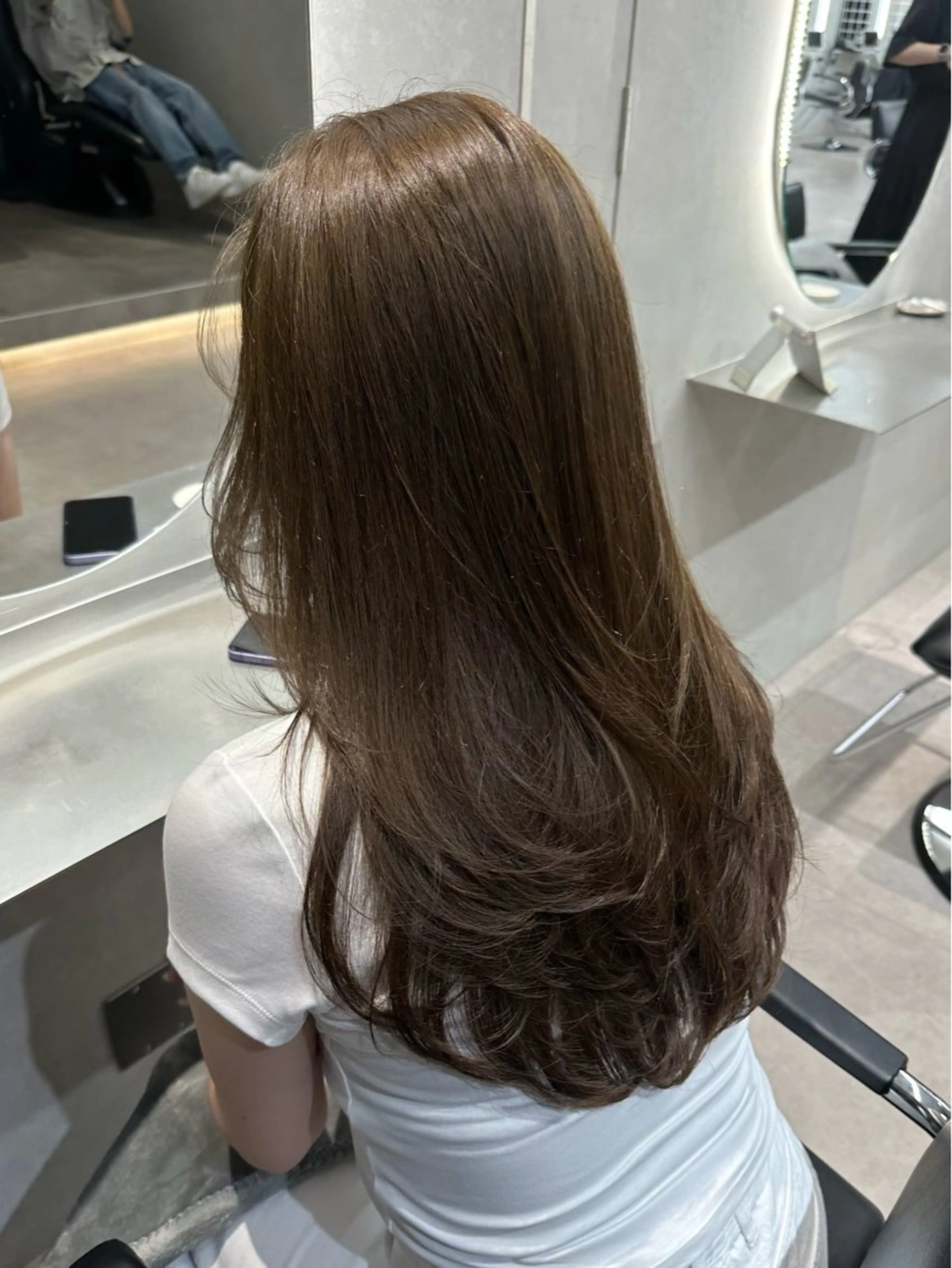 ロング カラー アッシュ アッシュブラウン ベージュカラー ブラウンカラー 透明感カラー ヘアカラー 表参道/透明感 グレージュ/ブラウンのヘアスタイル