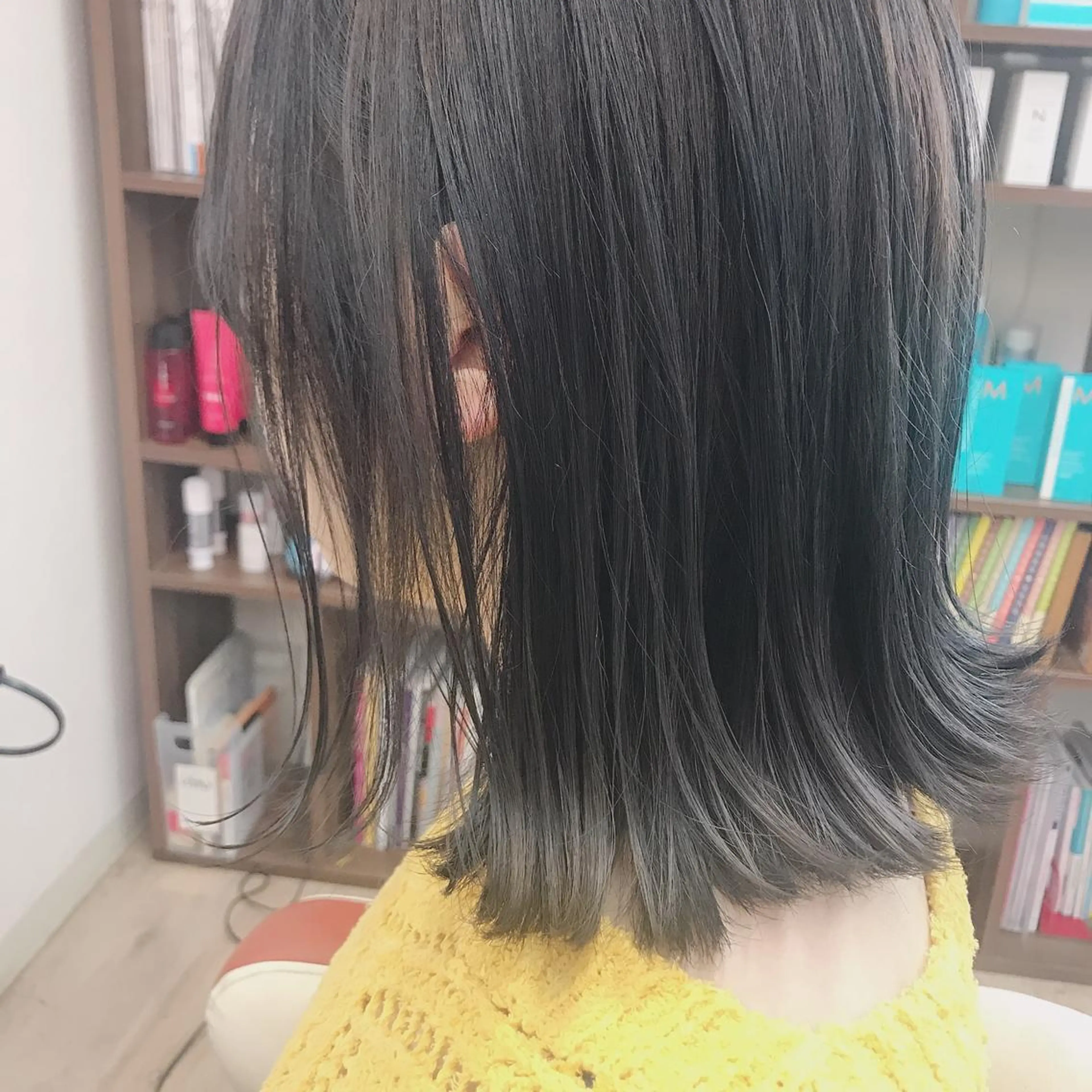 ミディアム カラー ダークグレー beauty: beast 大名店のヘアスタイル