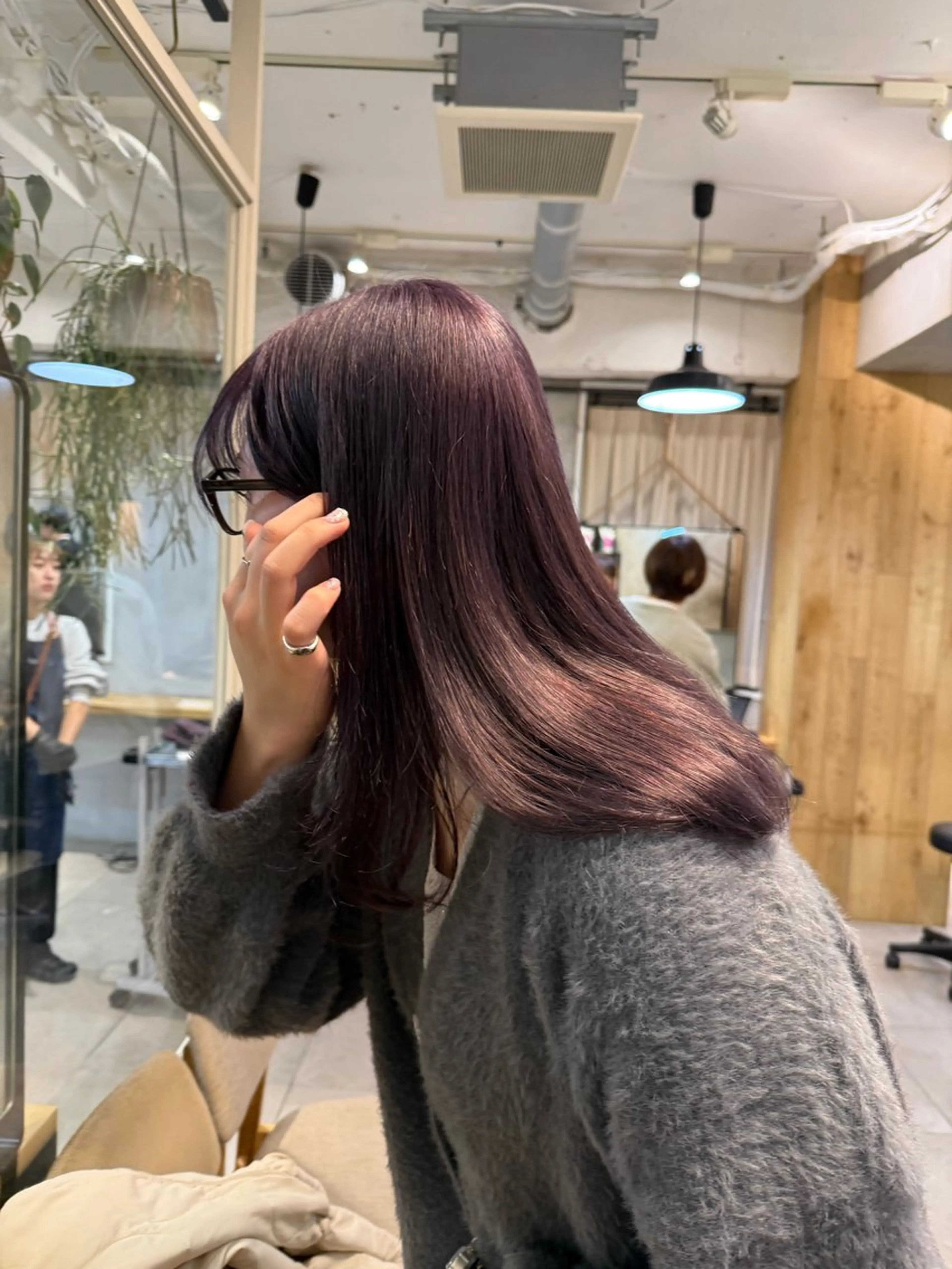 ミディアム カラー ミルクティー× グレージュMOMOのヘアスタイル