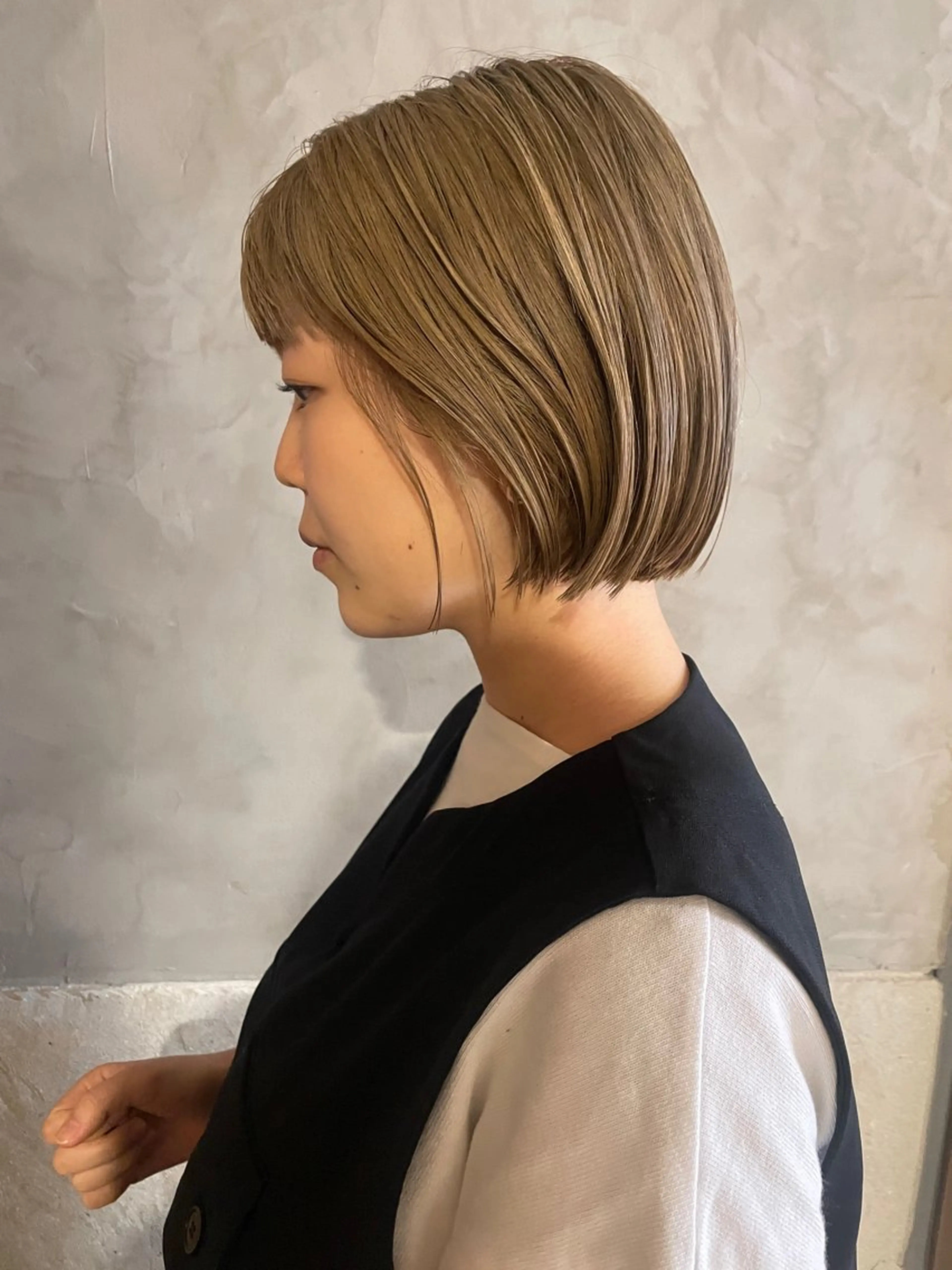 ミディアム カラー ブリーチ カット ヘアカラー トリートメント さの あやねのヘアスタイル