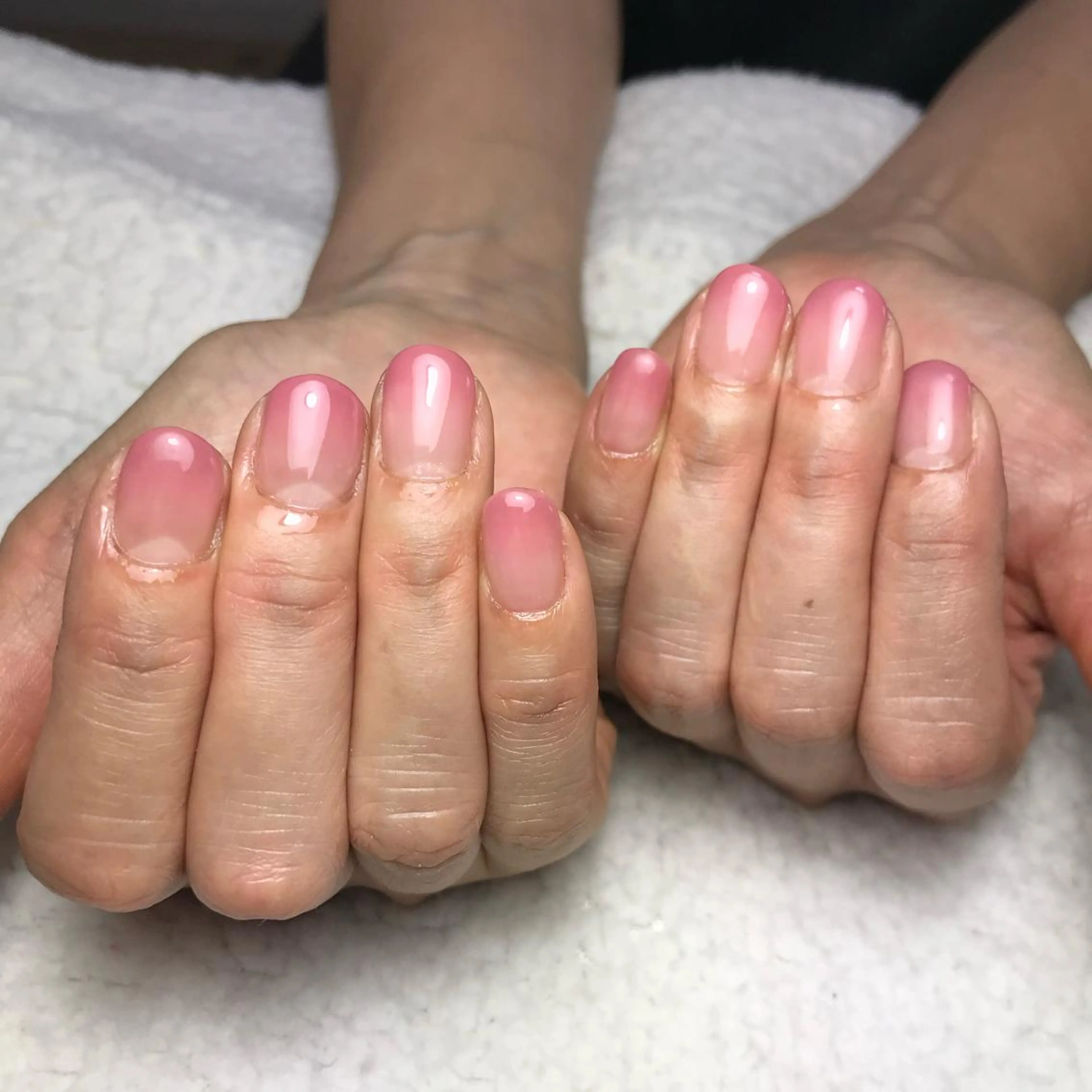 ネイル グラデーション ピンク ハンドネイル COCO+所属・COCO +のエステ・リラクイメージ