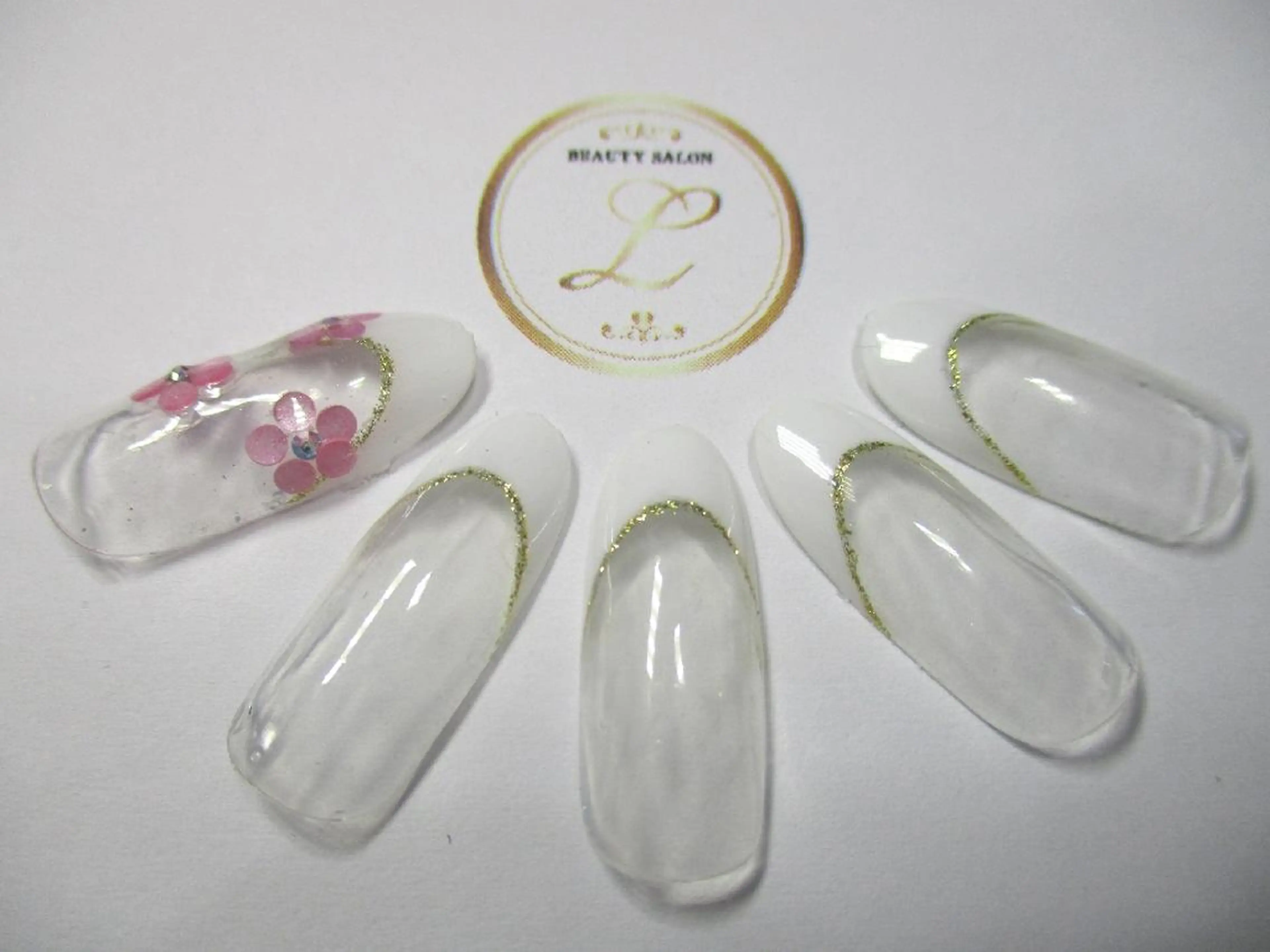 ネイル フレンチネイル nail salon lux所属・ネイリスト yukaのネイルデザイン