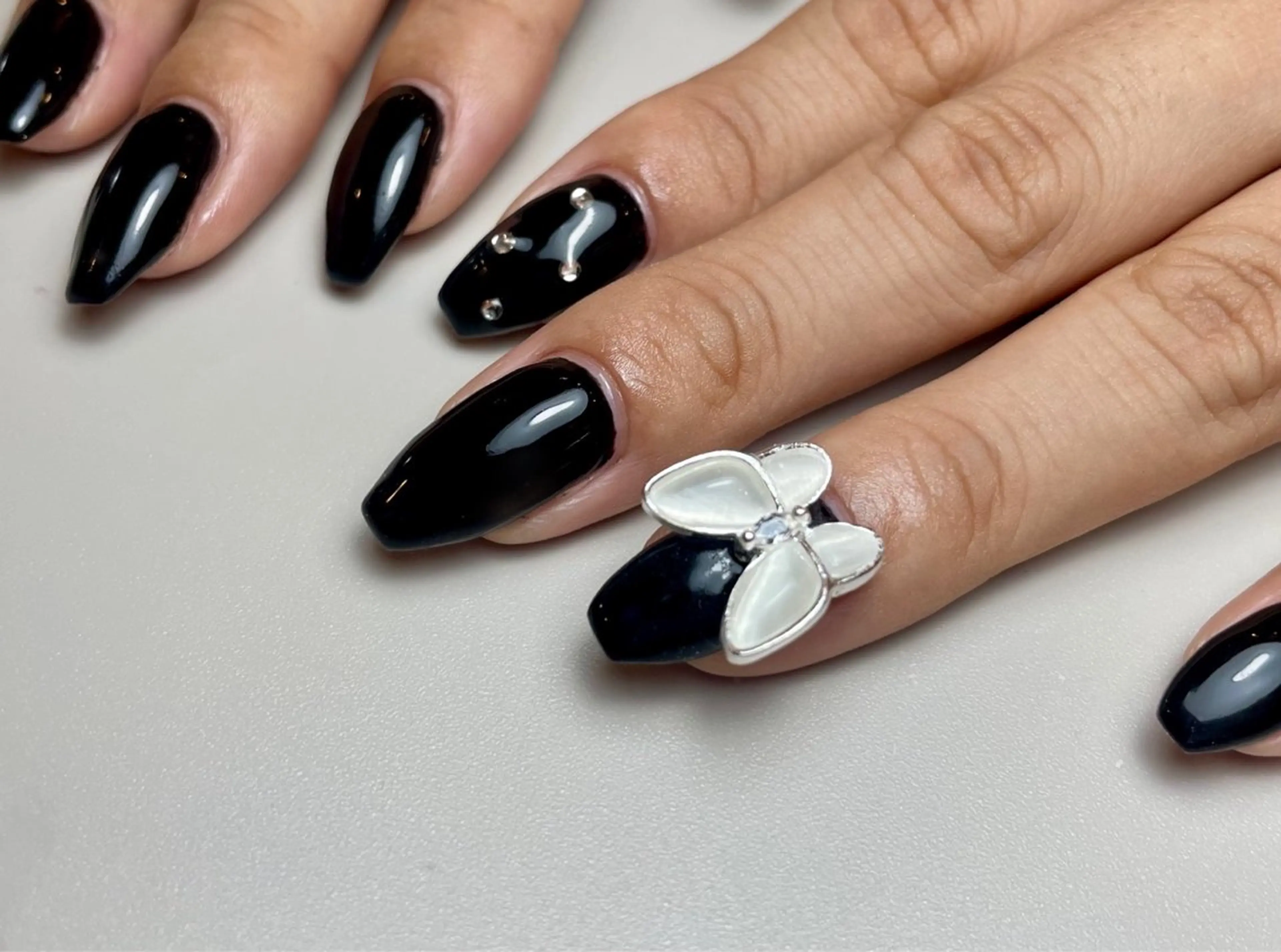 ネイル ワンカラーネイル eyelash&nail YUZUME所属・Narumi/ YUZUME銀座のネイルデザイン