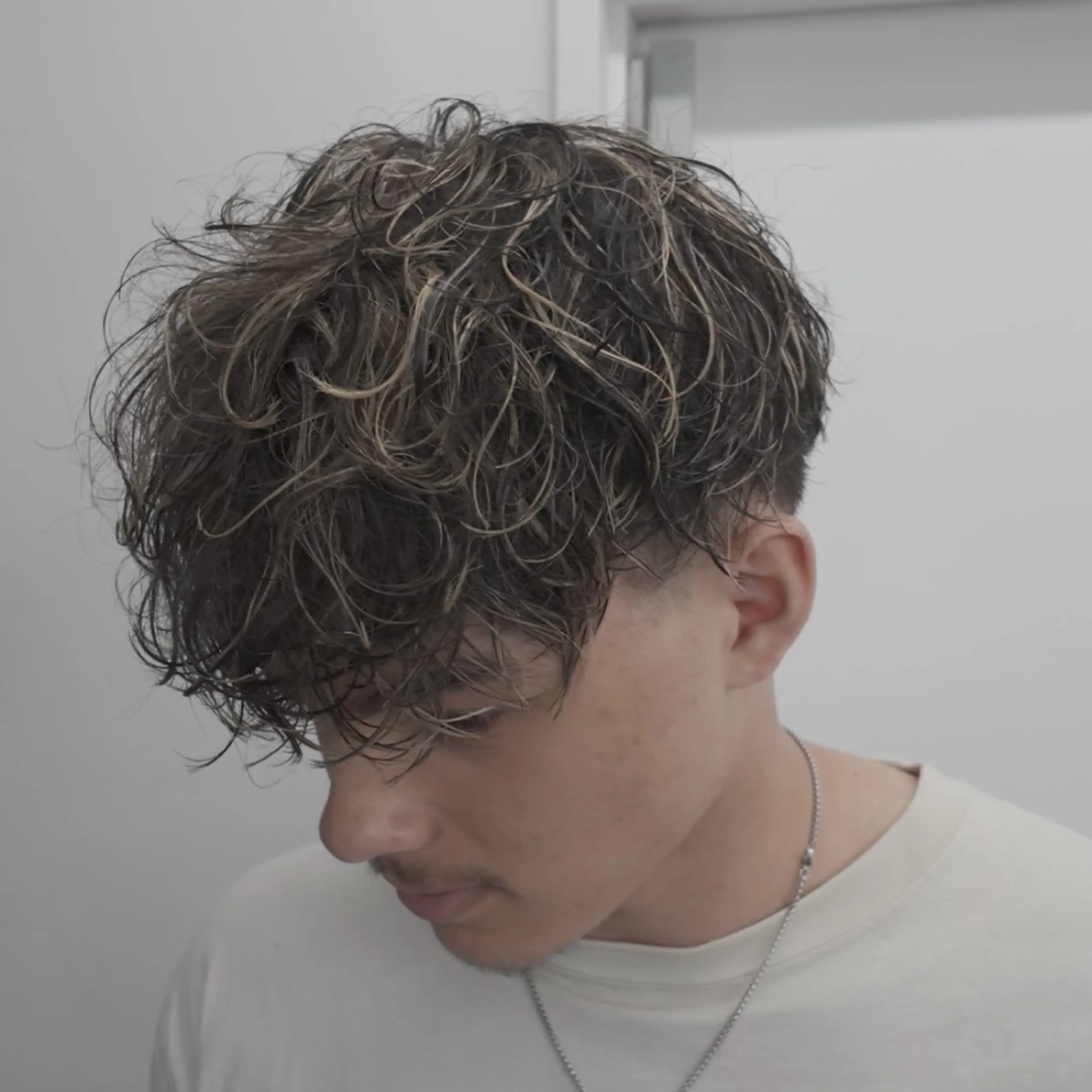 パーマ メンズ カット ヘアカラー パーマ トリートメント 💋ホワイトメッシュ /パーマ/メンズ💋のヘアスタイル