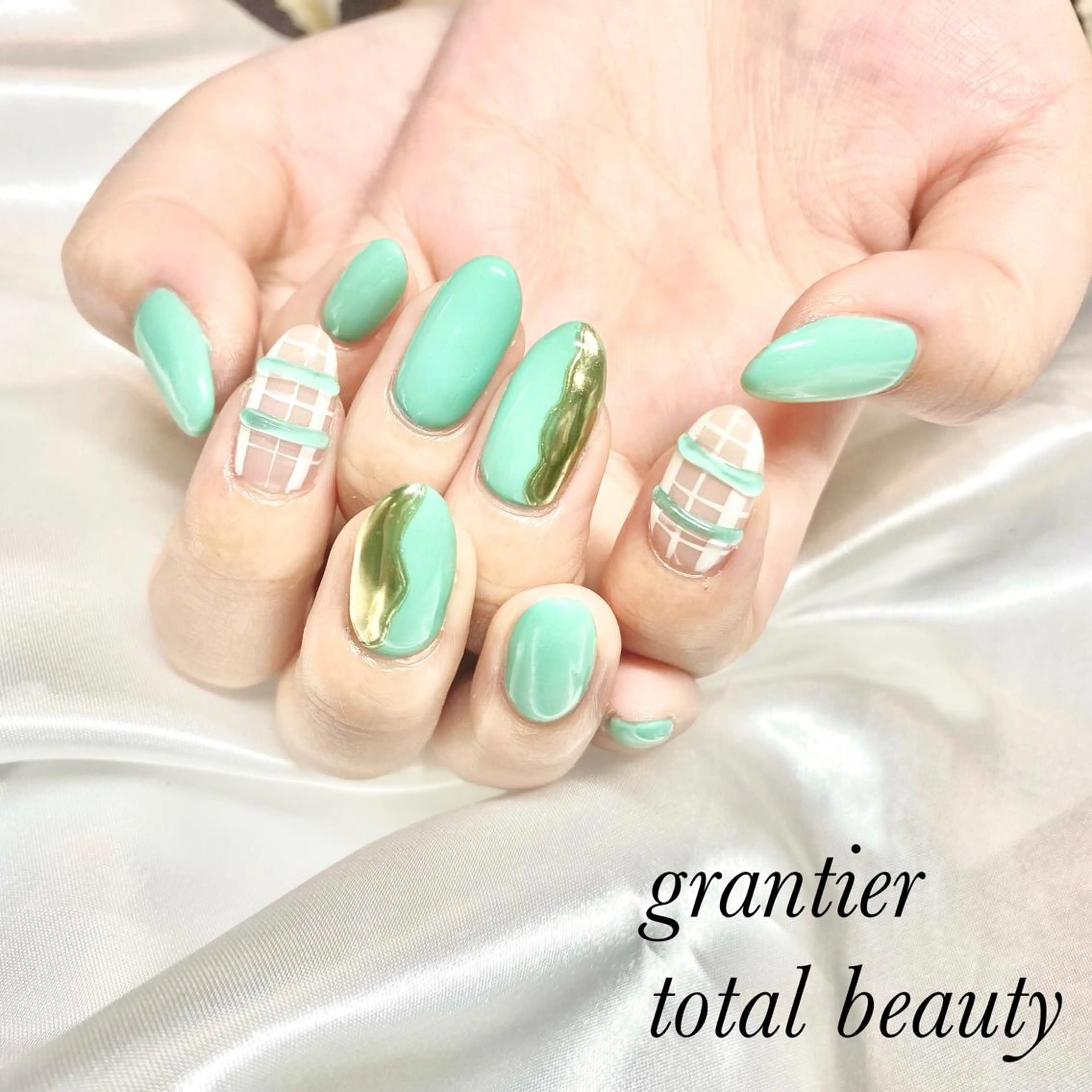 ネイル ジェルネイル パラジェル ハンドネイル grantier beautyのネイルデザイン