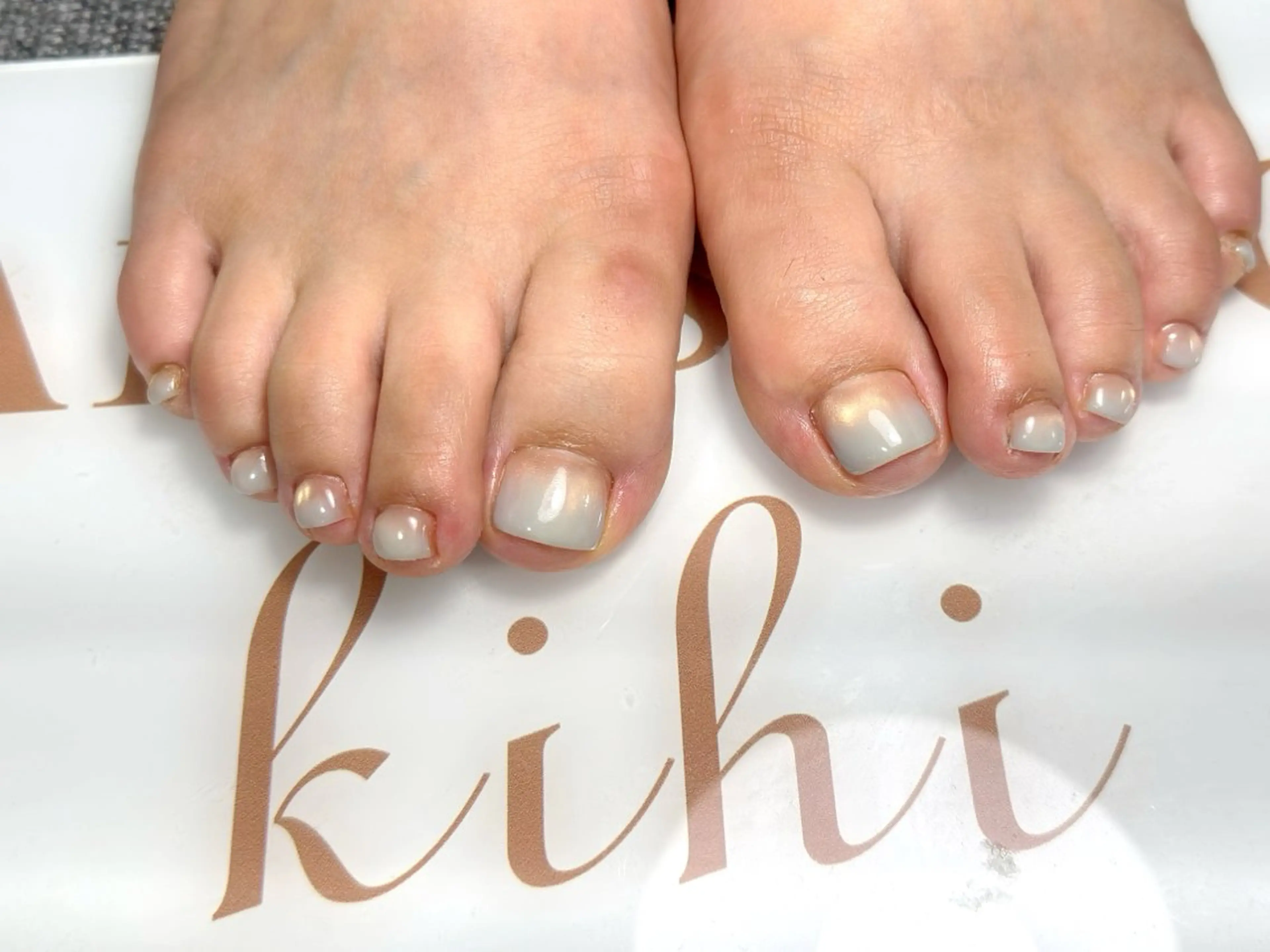 ネイル アートネイル フレンチネイル ジェルネイル グラデーション 韓国ネイル さくら💮💮 【オフ無料】のネイルデザイン