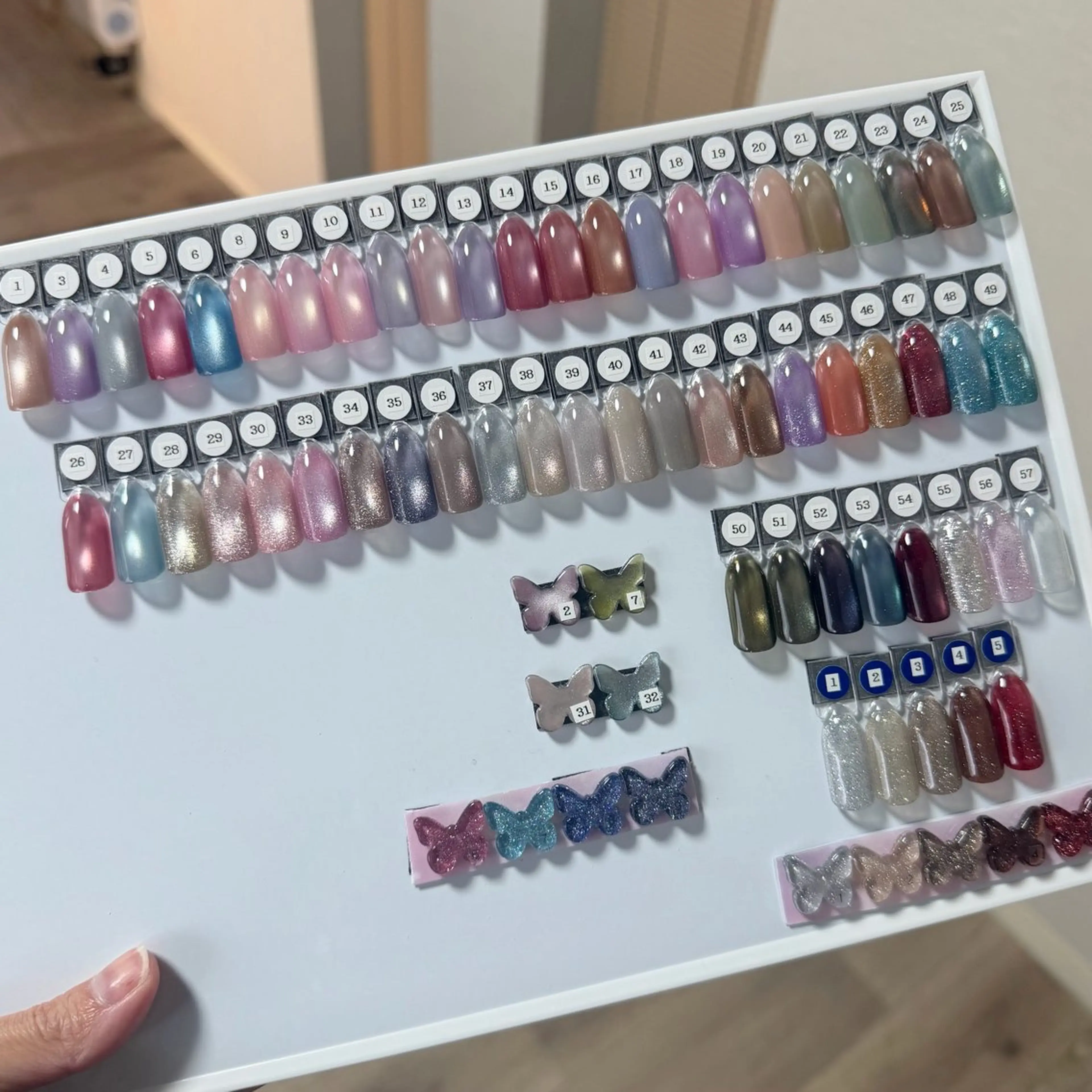 ネイル マグネットネイル ハンドネイル soleil所属・舞鶴 奈々美のネイルデザイン