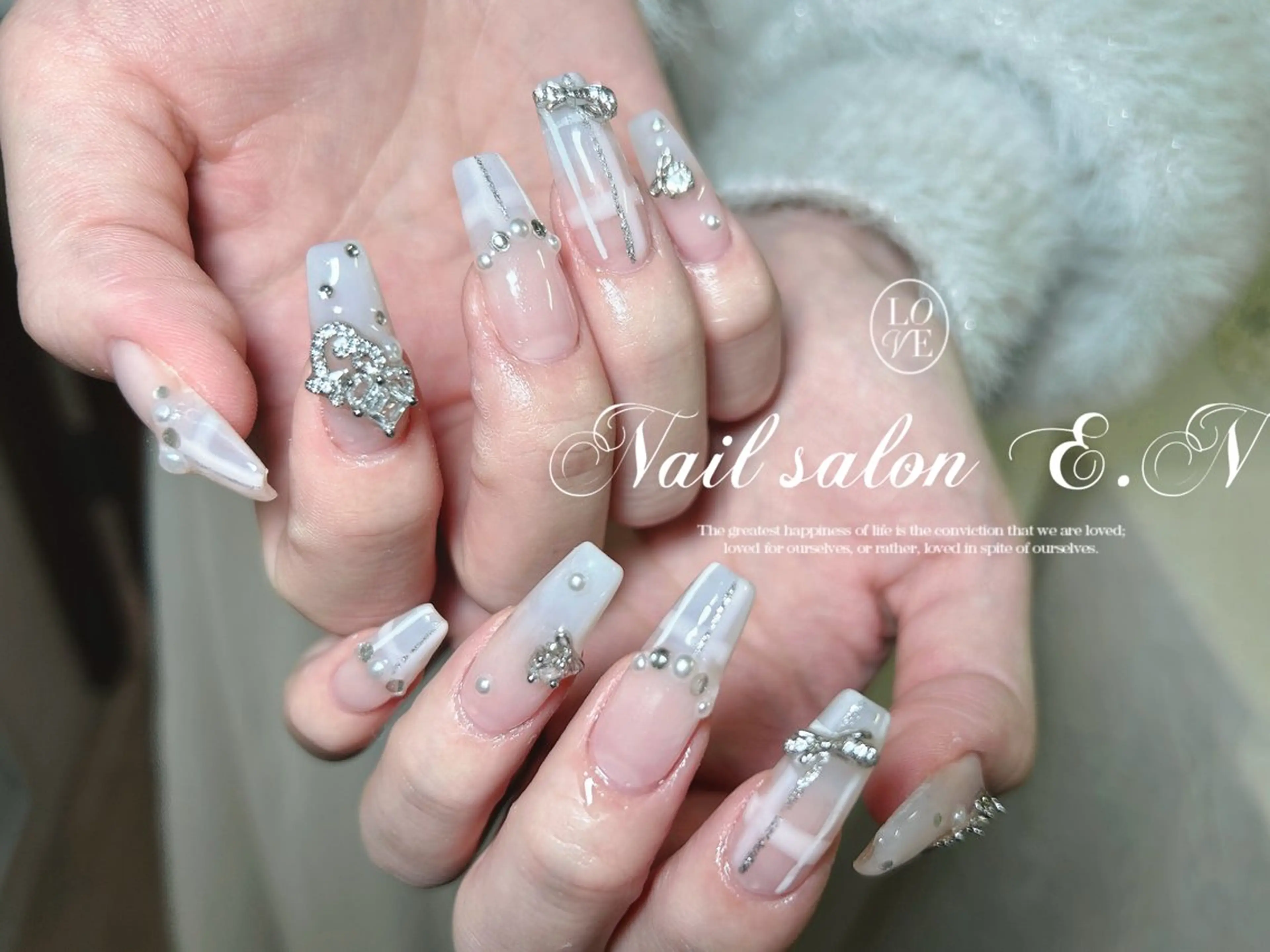 ネイル アートネイル オーロラネイル ガーリー キラキラネイル 韓国ネイル E.N🦋 長さ出し/持ち込みのネイルデザイン