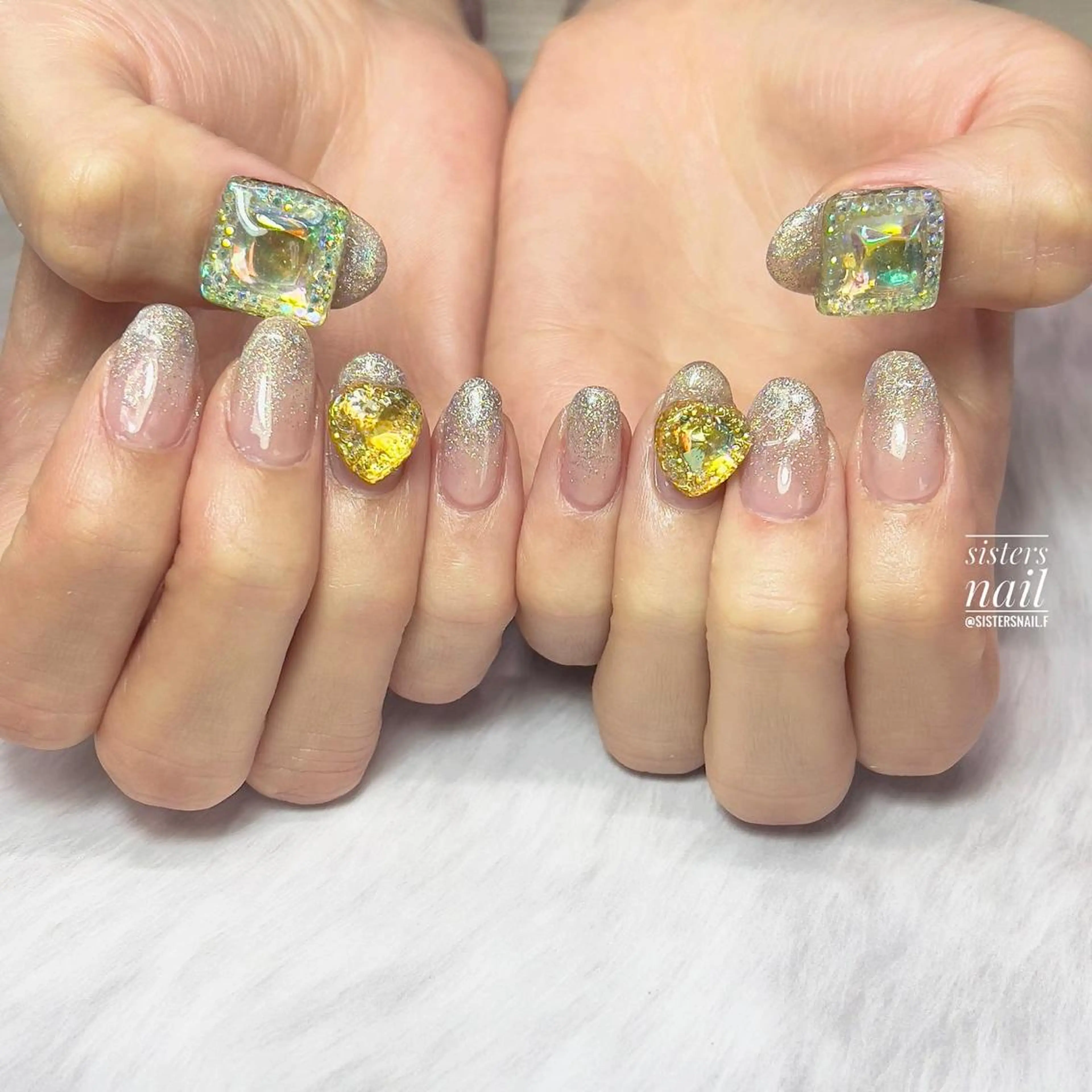 ネイル アートネイル グラデーション キラキラネイル 韓国ネイル ラメ(グリッター) sisters nail.fのネイルデザイン