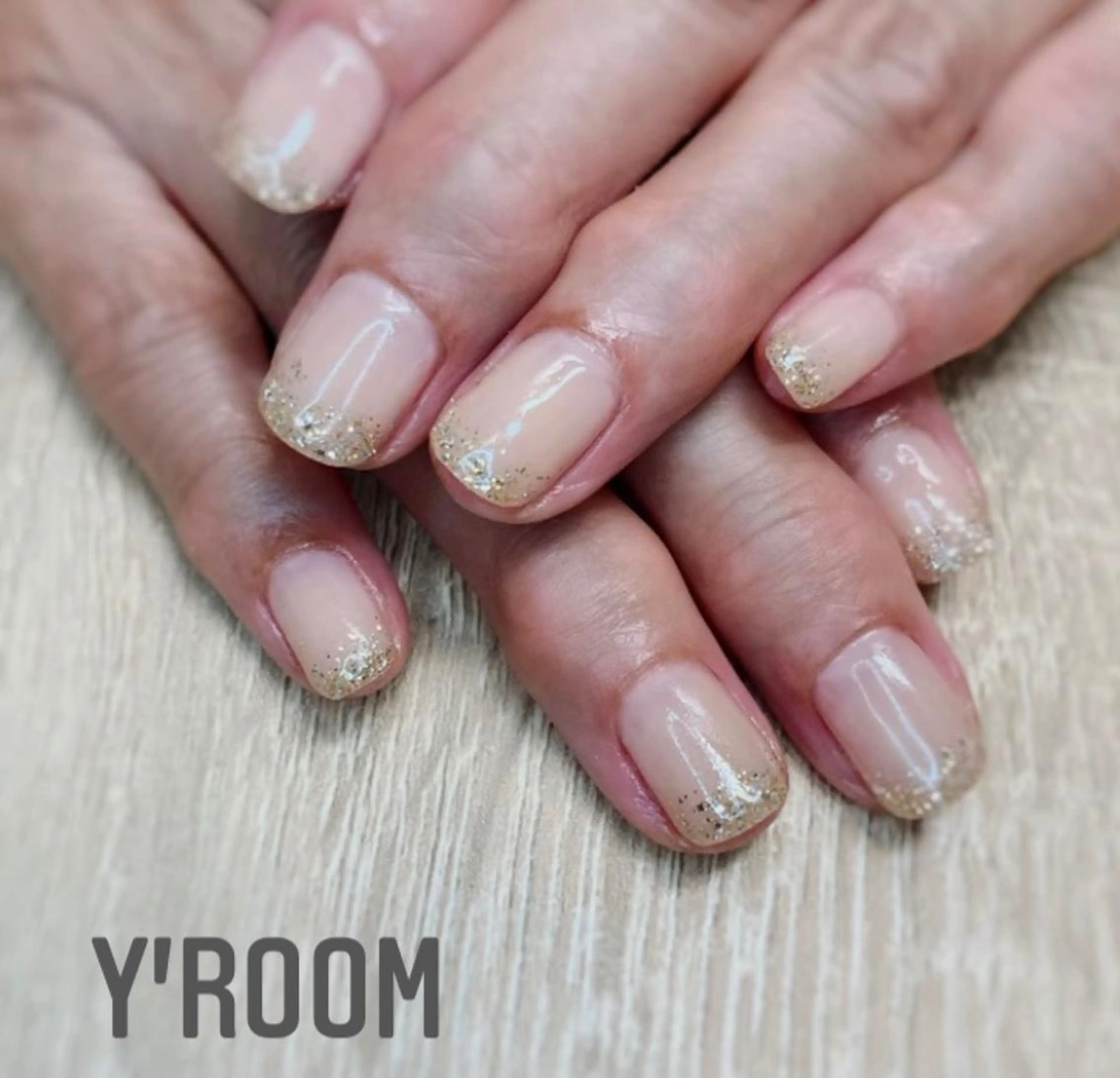 ネイル オーロラネイル フラッシュネイル フットネイル ジェルネイル グラデーション YUKA （ネイリスト）のネイルデザイン