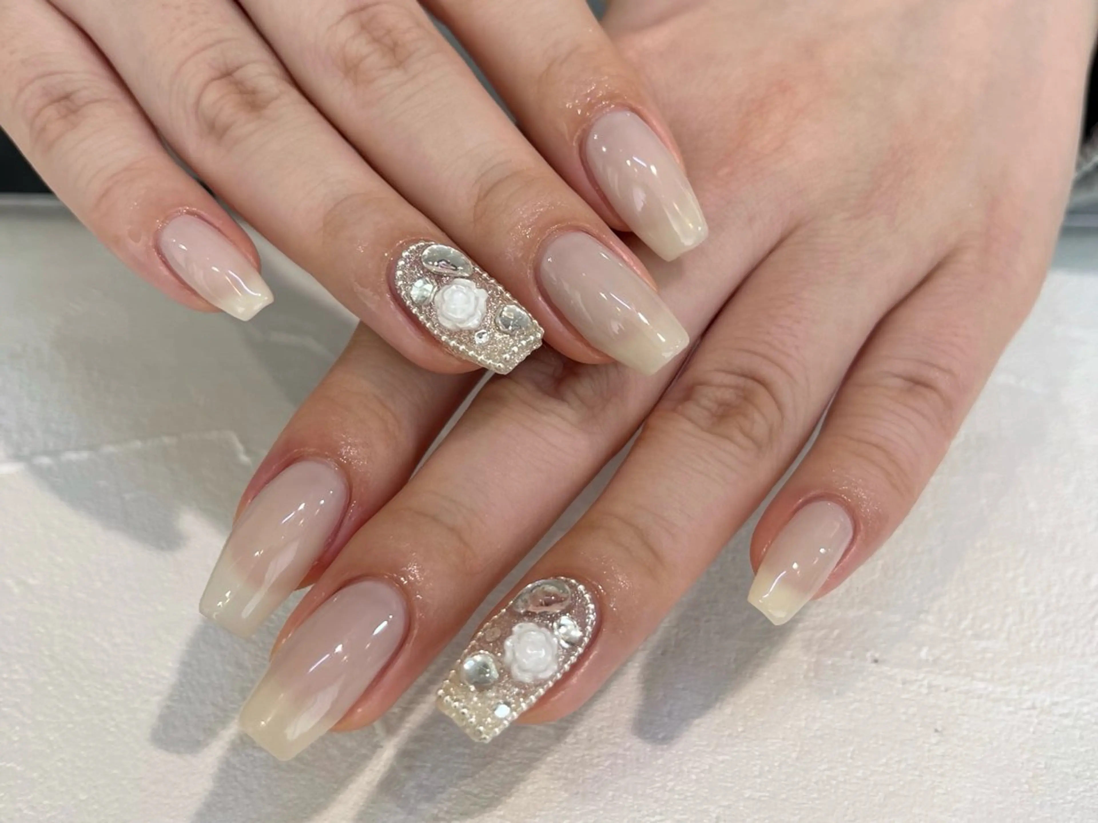 ネイル ハンドネイル 鈴木 里奈のネイルデザイン