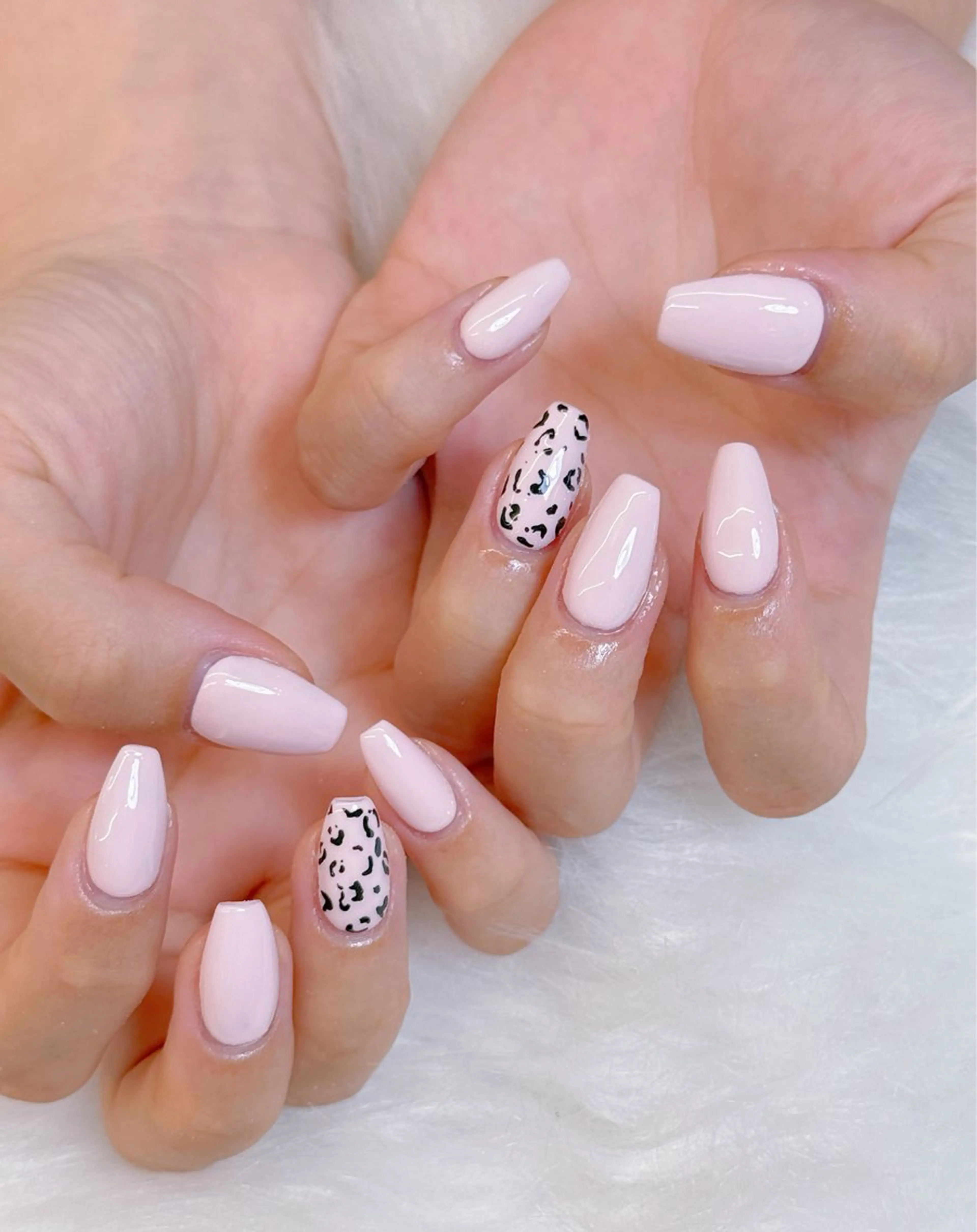 ネイル チークネイル 長さ出し フットネイル 韓国ネイル マグネットネイル Luxe Nailのネイルデザイン