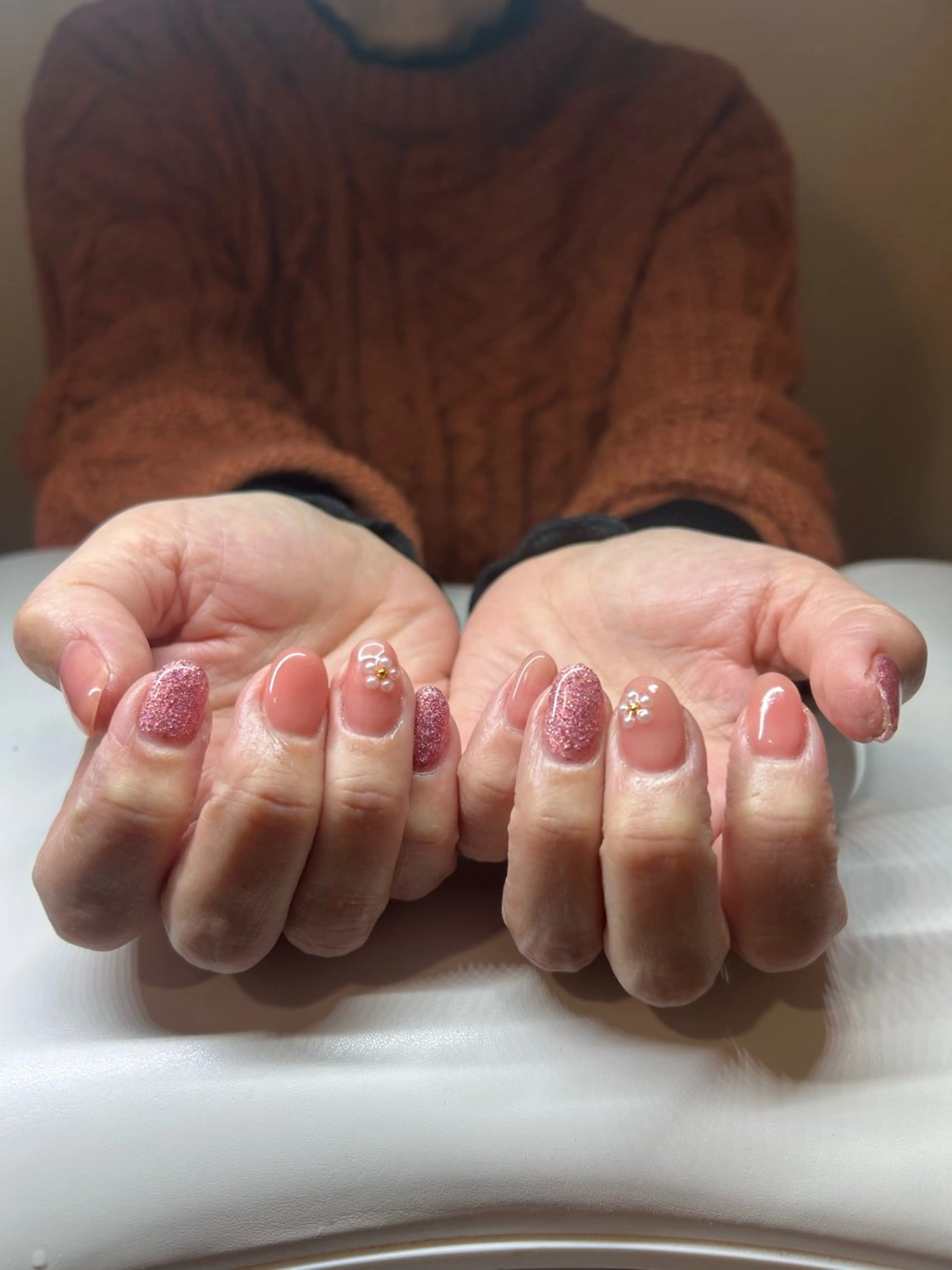 ネイル ラメ(グリッター) ピンク シンプルネイル ハンドネイル 天野 希綾のネイルデザイン