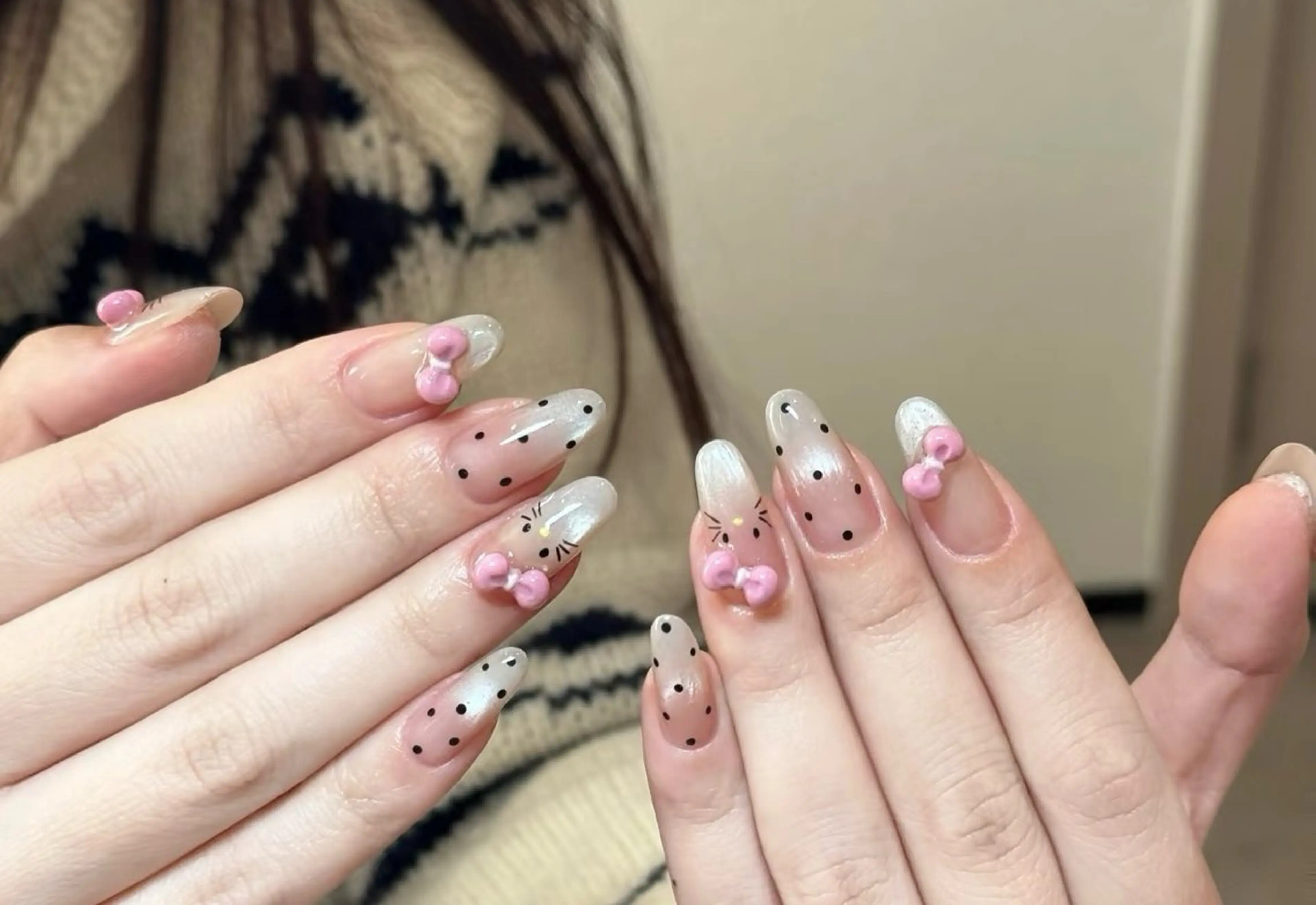 ネイル アートネイル オーロラネイル チークネイル フレンチネイル ガラスフレンチ ハンドネイル 🎀セ リ🎀のネイルデザイン