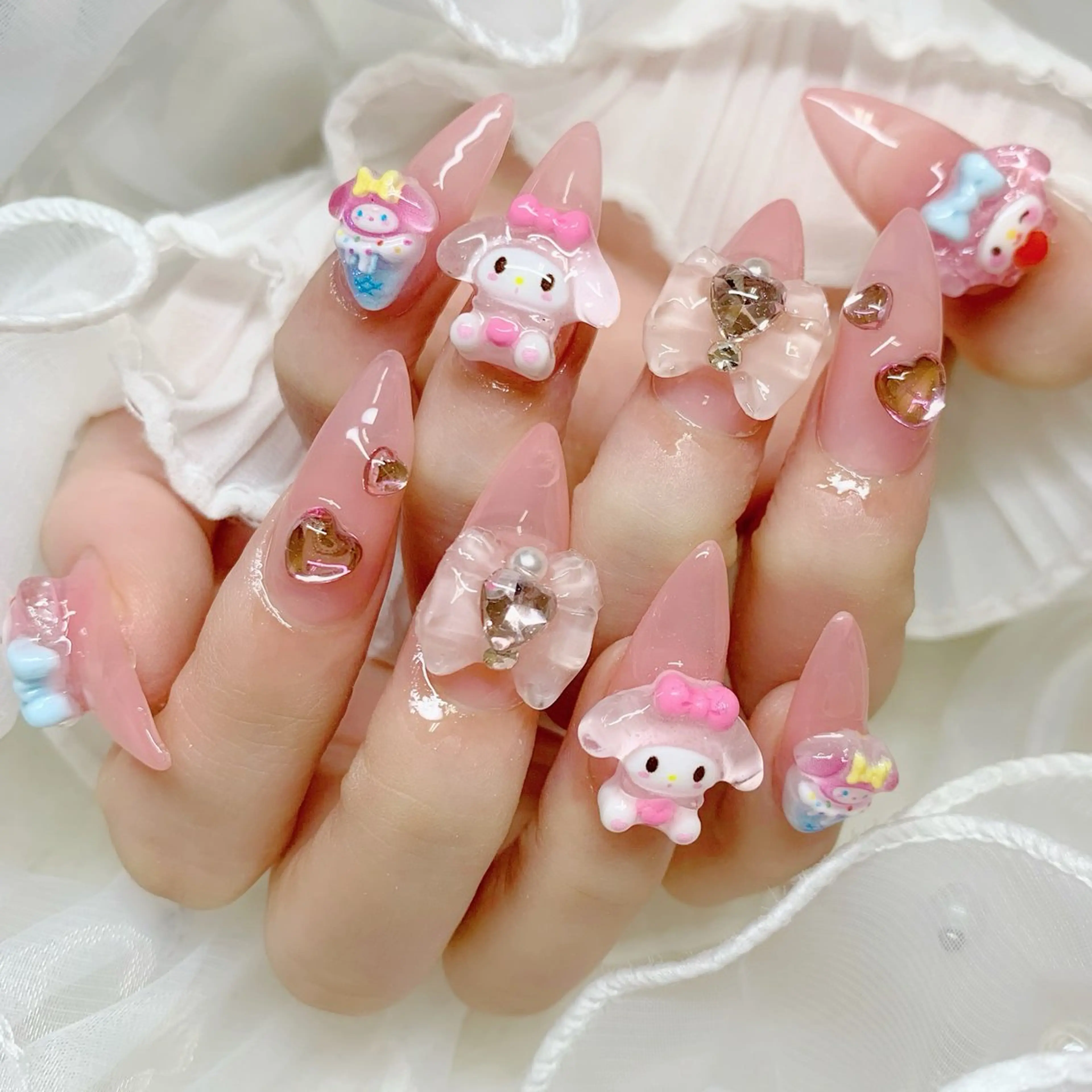 ネイル BIYU ESTETICA ORIENTAL 大泉店所属・mi yuのネイルデザイン