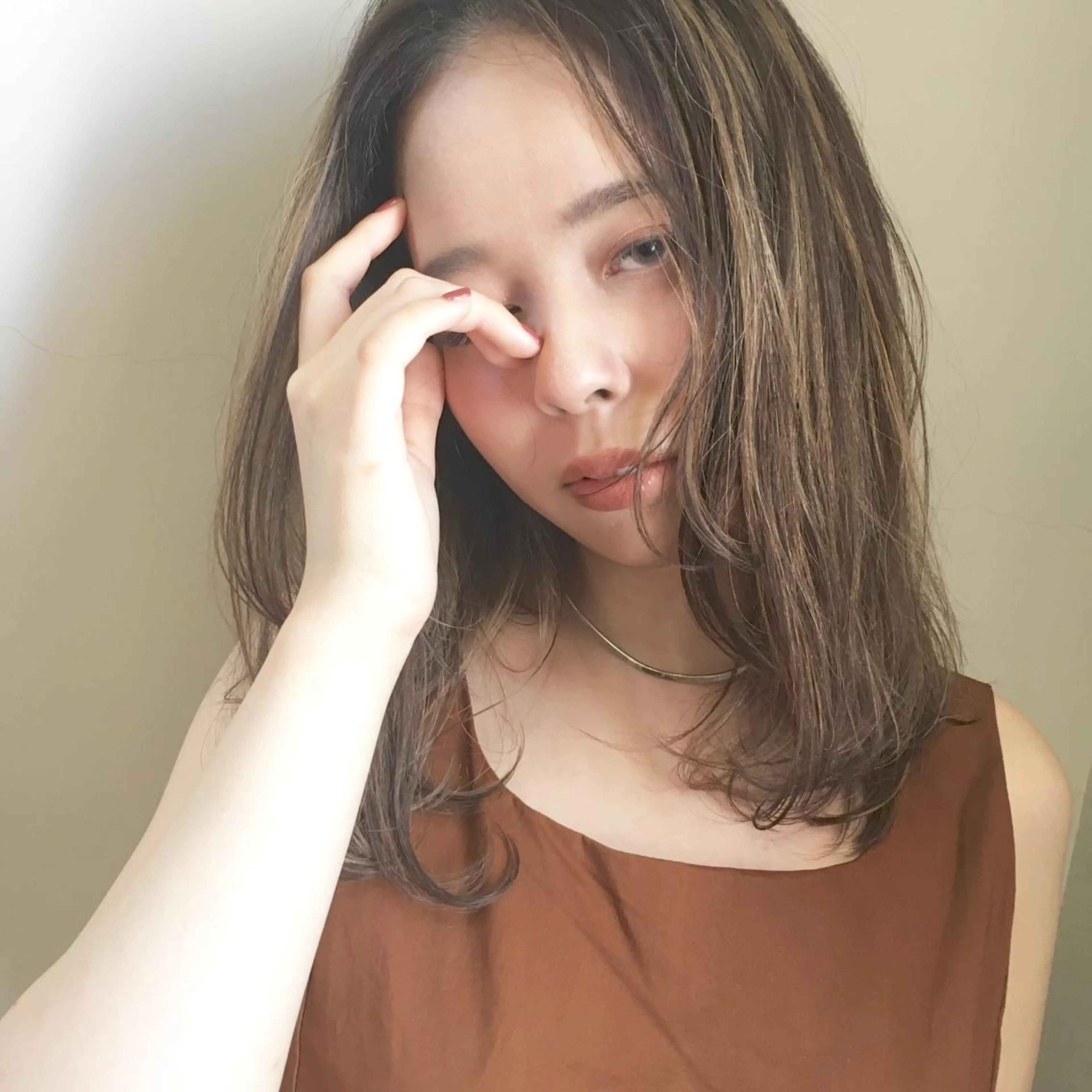 セミロング カラー ダブルカラー グレージュ 上川 美幸のヘアスタイル