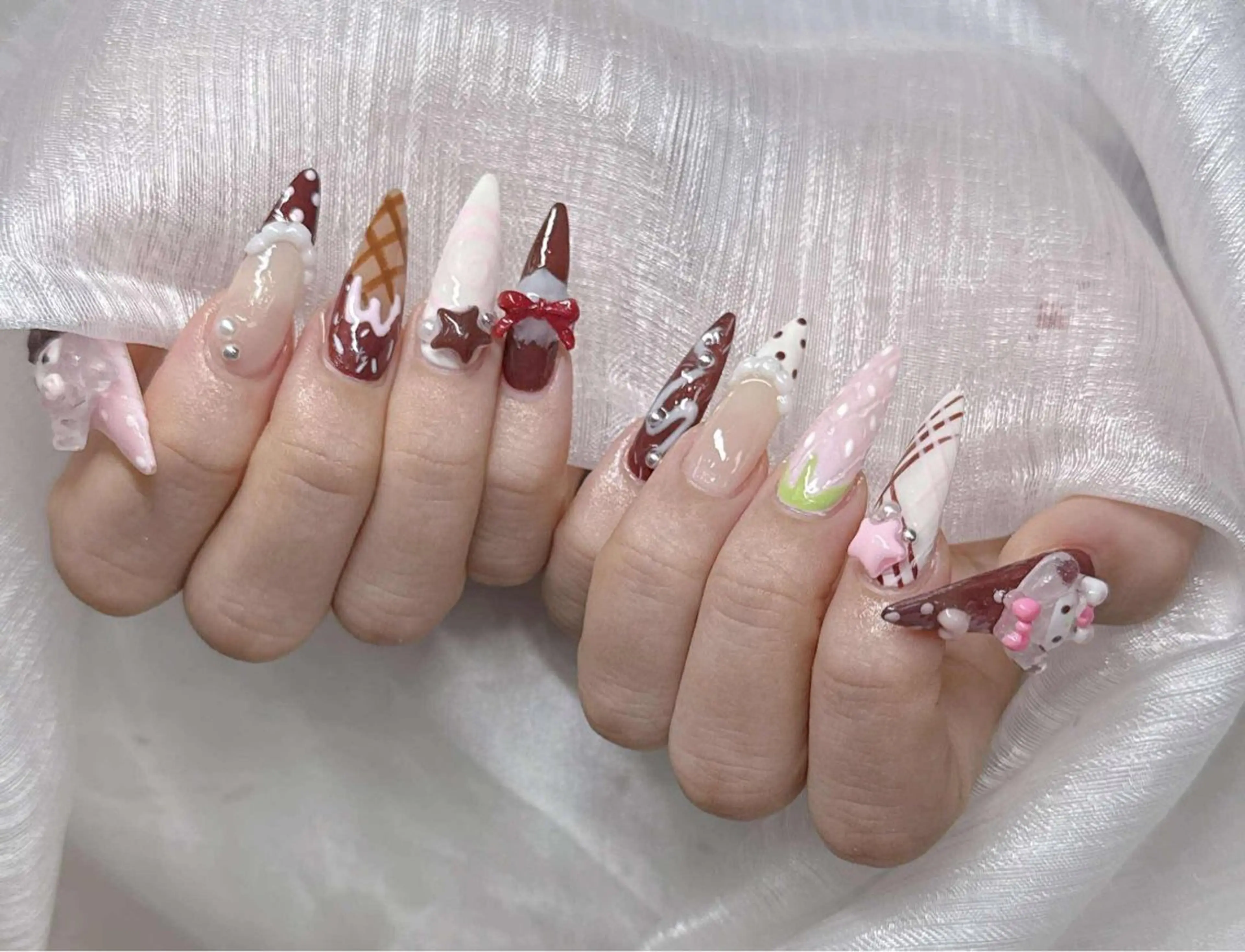 ネイル ハンドネイル Lee Nailsのネイルデザイン
