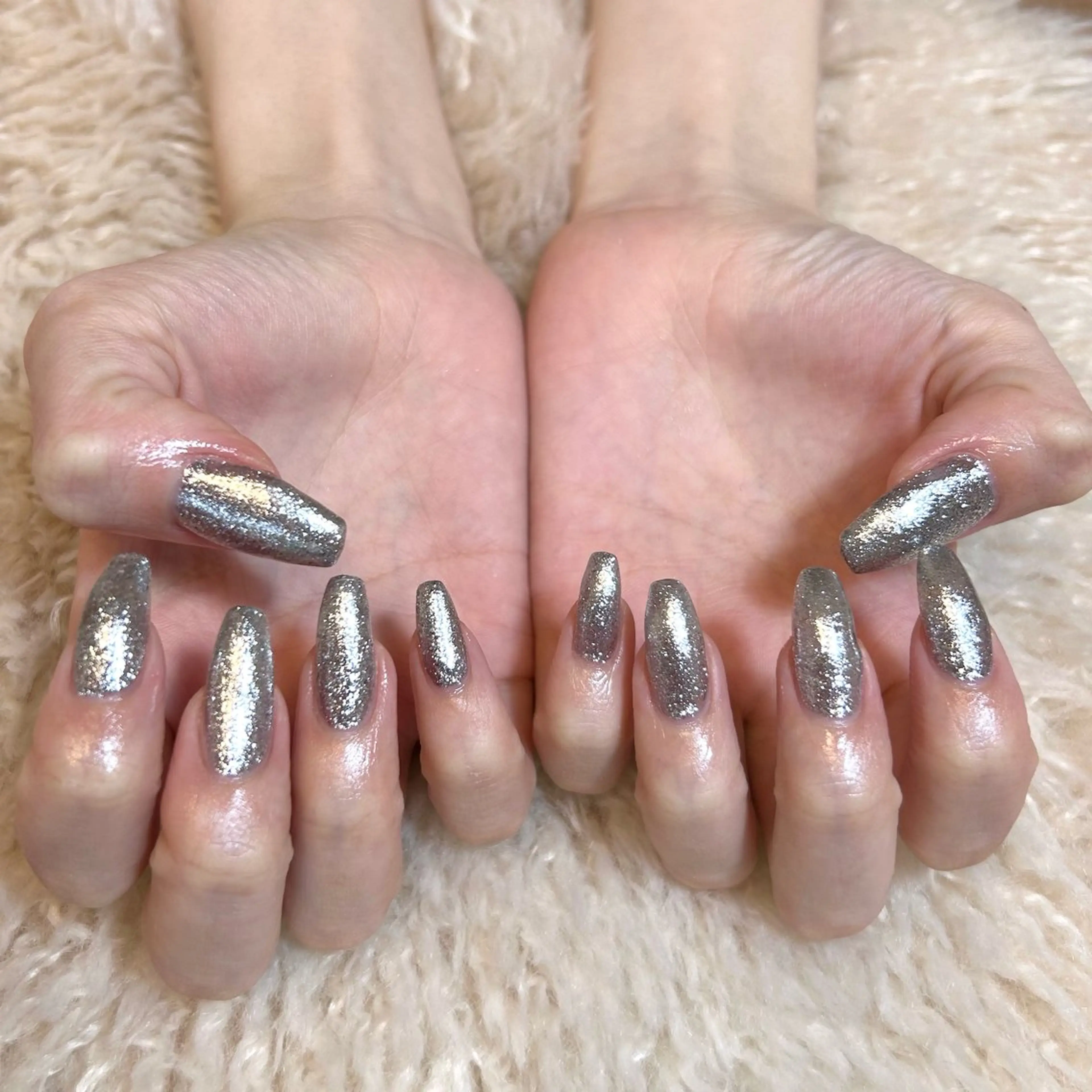 ネイル ラメ(グリッター) ロングネイル ワンカラーネイル シルバー nailsalon kiii'sのネイルデザイン