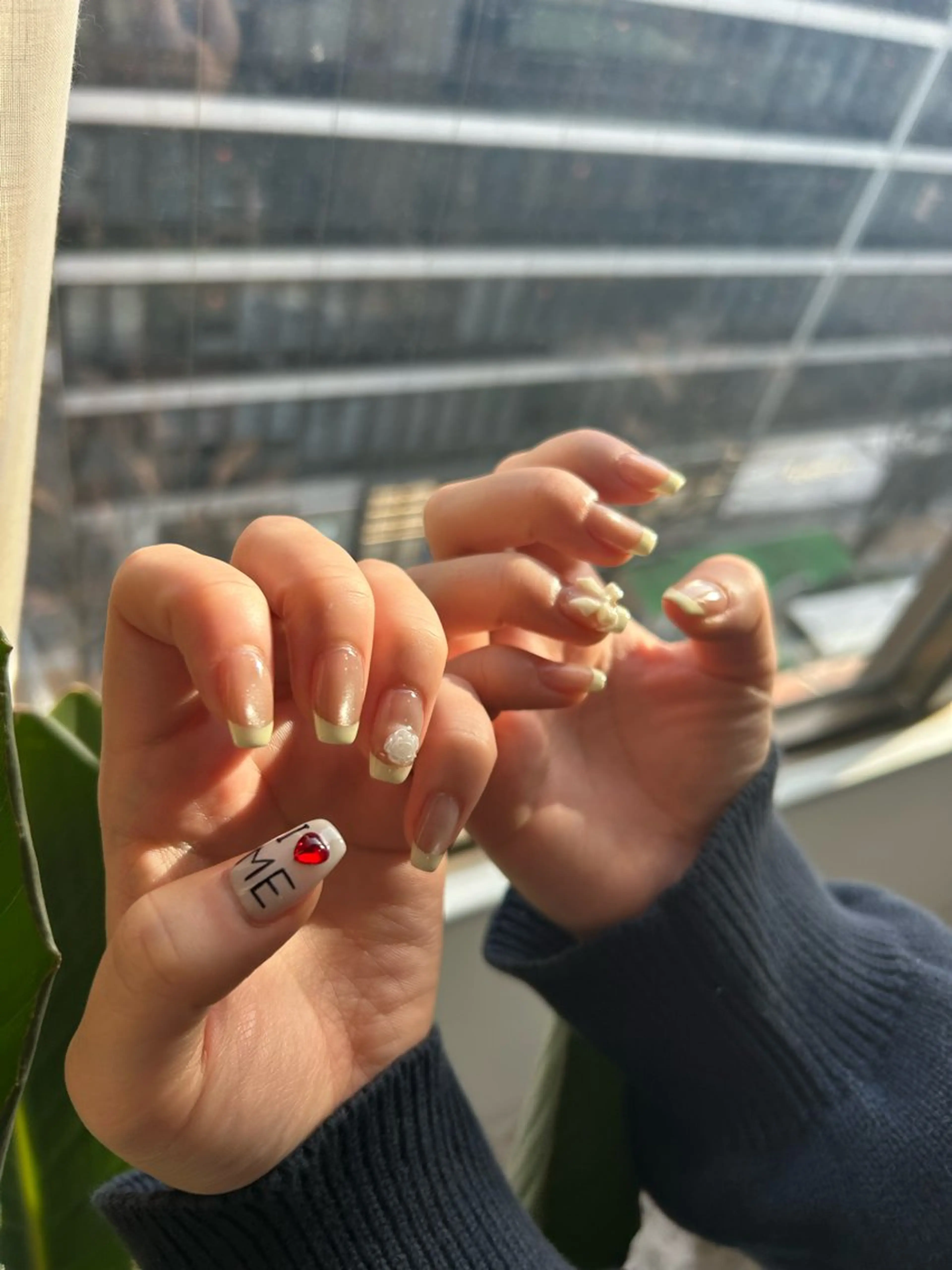 ネイル ハンドネイル 小松 千冬snazzyのネイルデザイン