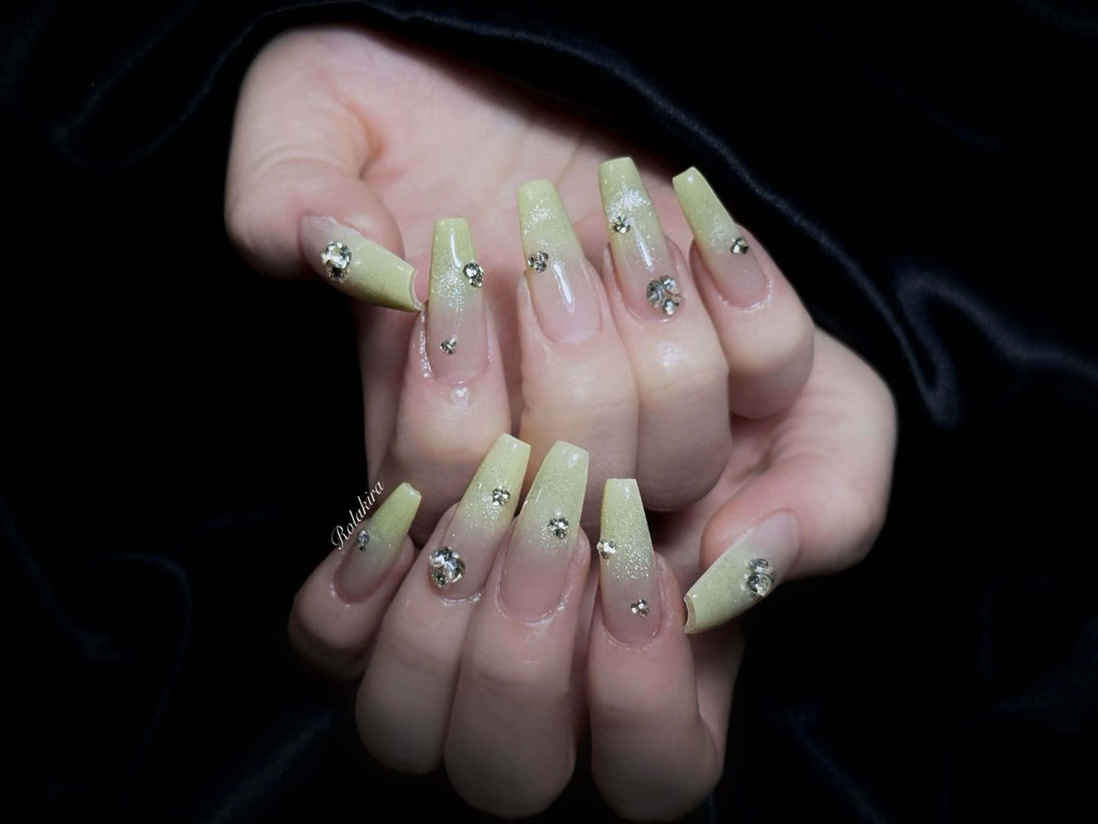 ネイル アートネイル ジェルネイル グラデーション グリーン ラメ(グリッター) ハンドネイル Rola kira 麗のネイルデザイン