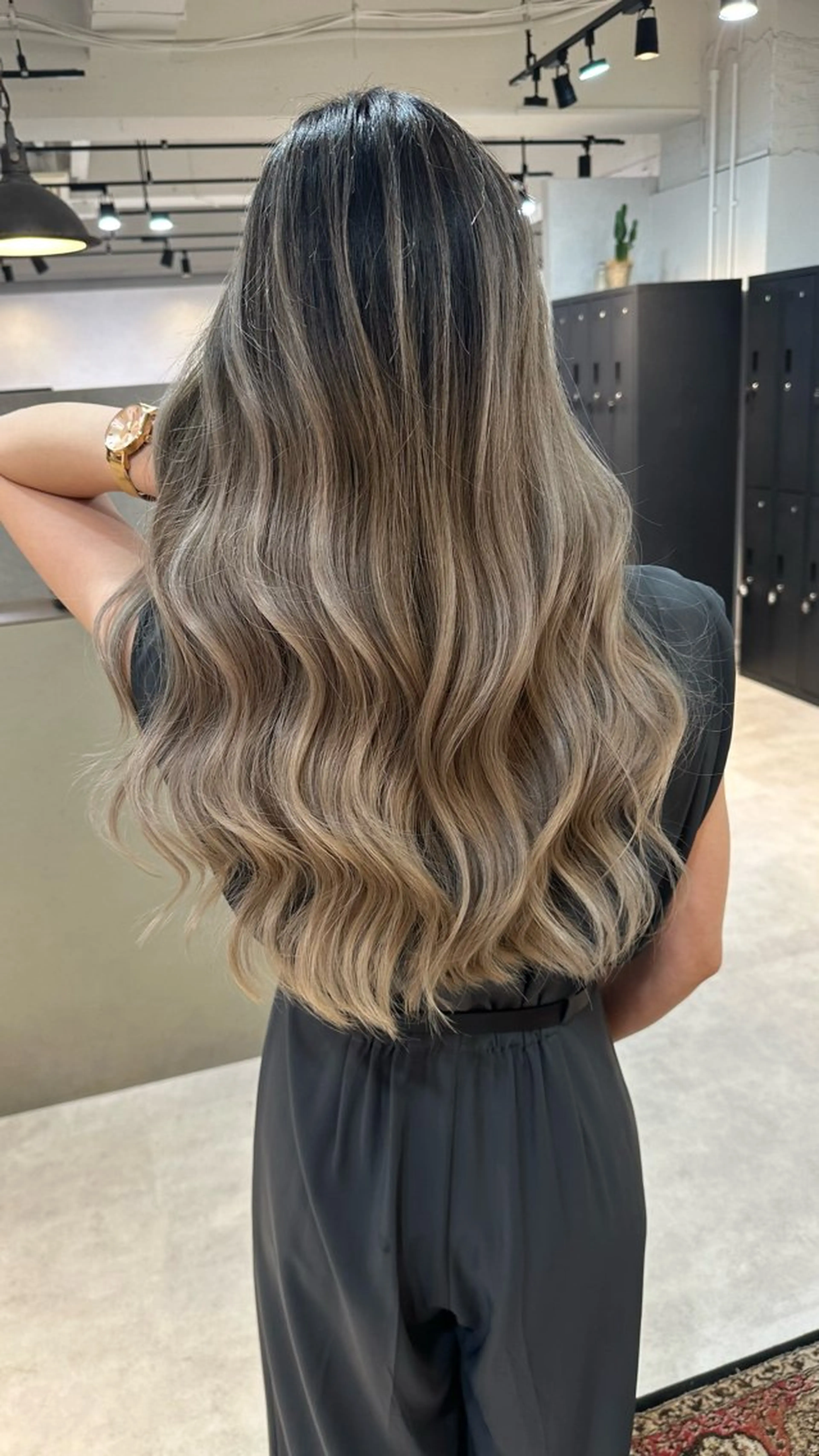 🔥 10月だけの特別プライス🔥大人に海外風バレイヤージュ👱‍♀️の写真