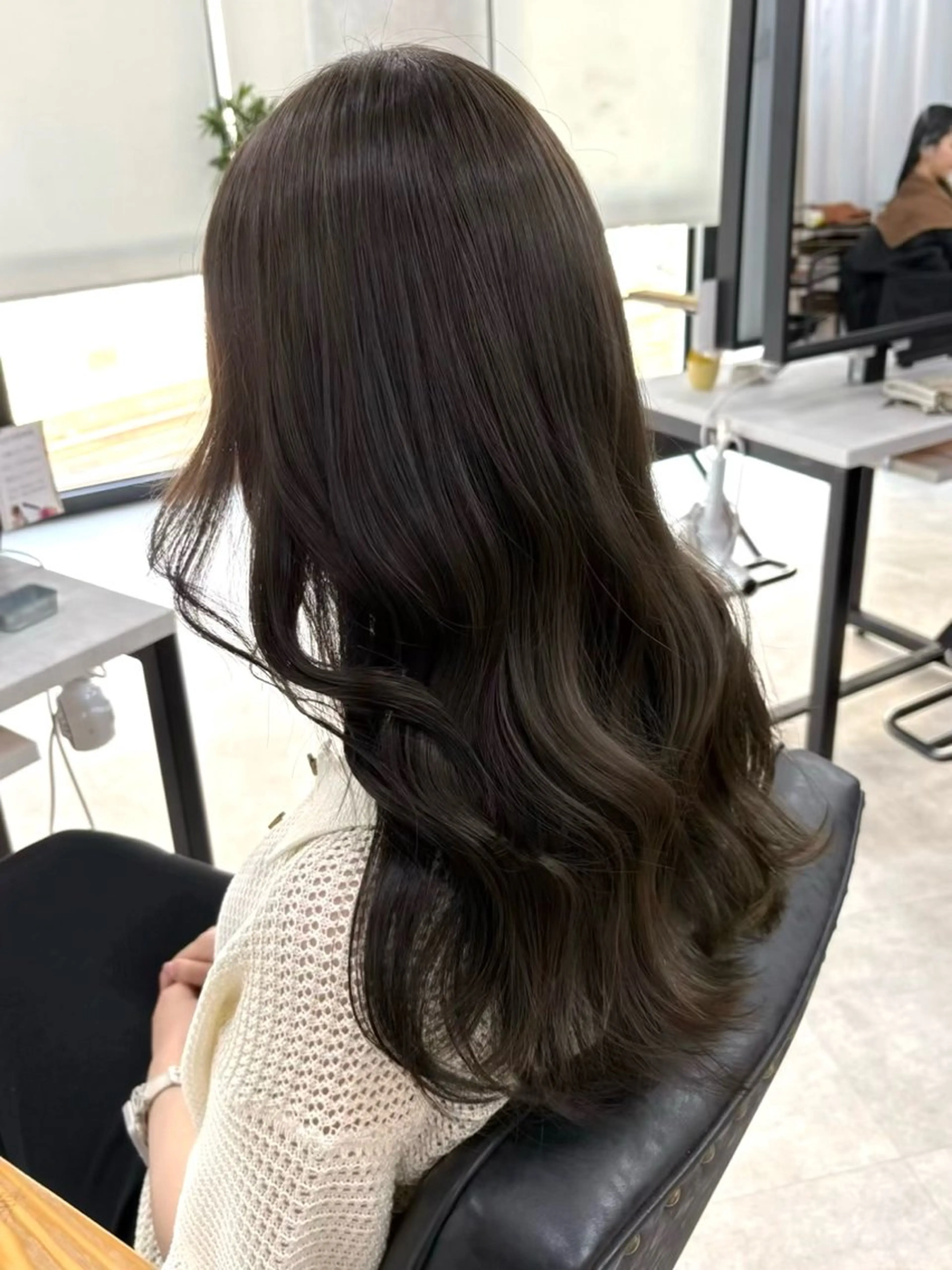 ロング カラー アッシュ カット ヘアカラー トリートメント 盛れる顔まわり✨🎀 モテカラー別所好葉のヘアスタイル