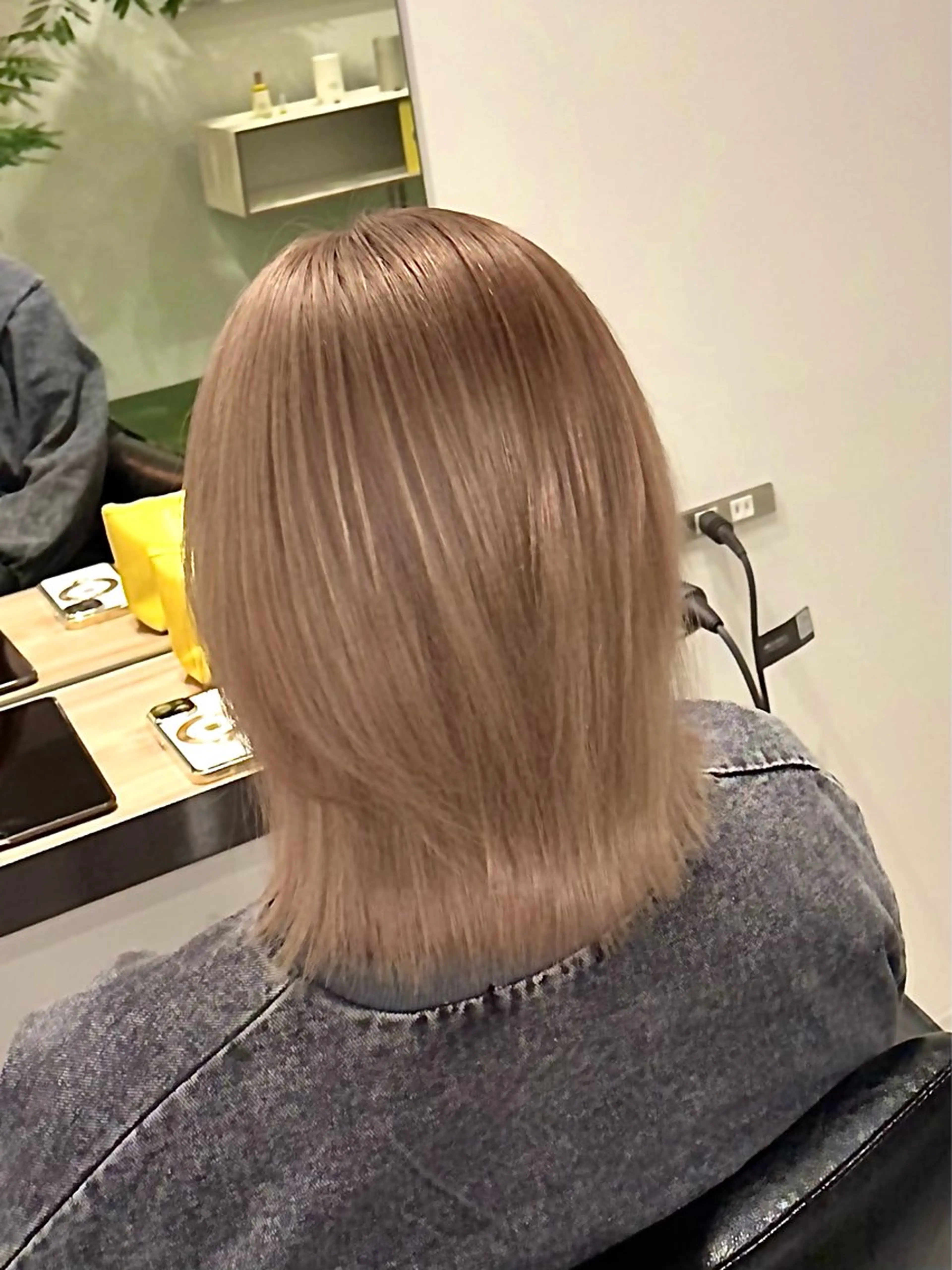 ミディアム カラー Helm所属・久次米 智人のヘアスタイル