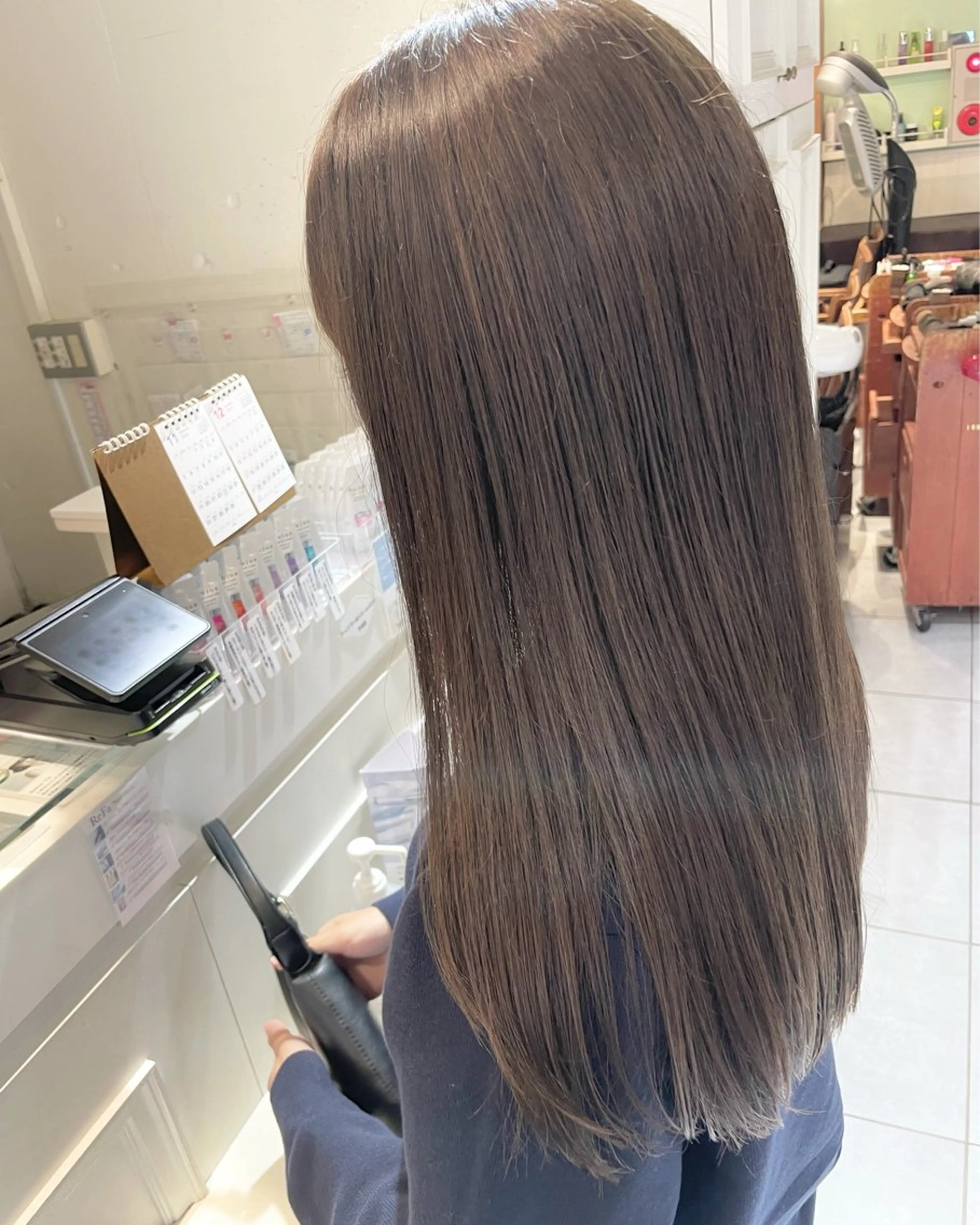 ロング カラー 矢幡 栞菜のヘアスタイル