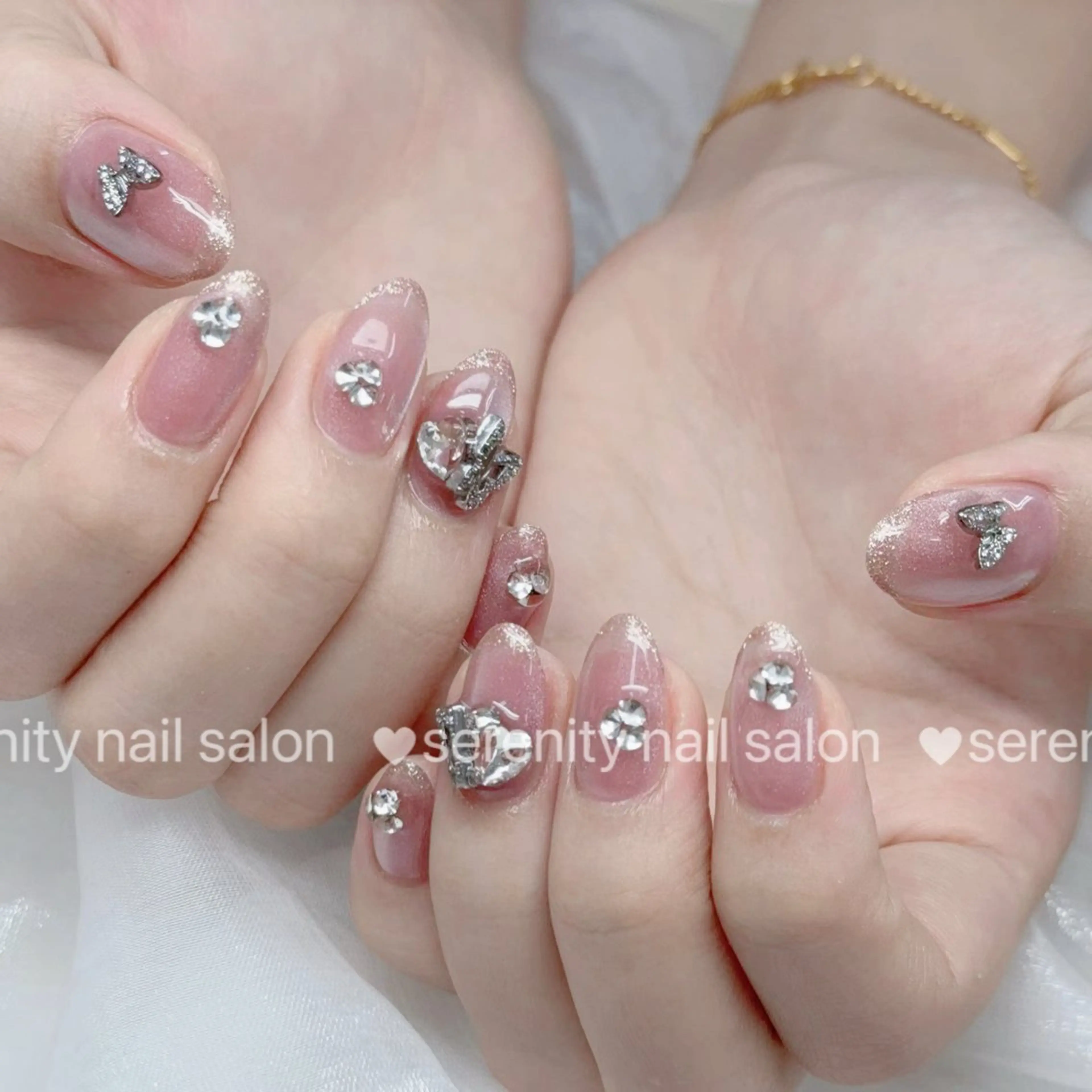 ネイル チークネイル 長さ出し フレンチネイル ジェルネイル キラキラネイル ハンドネイル ハンドケア ✨Serenity Nail salonのネイルデザイン