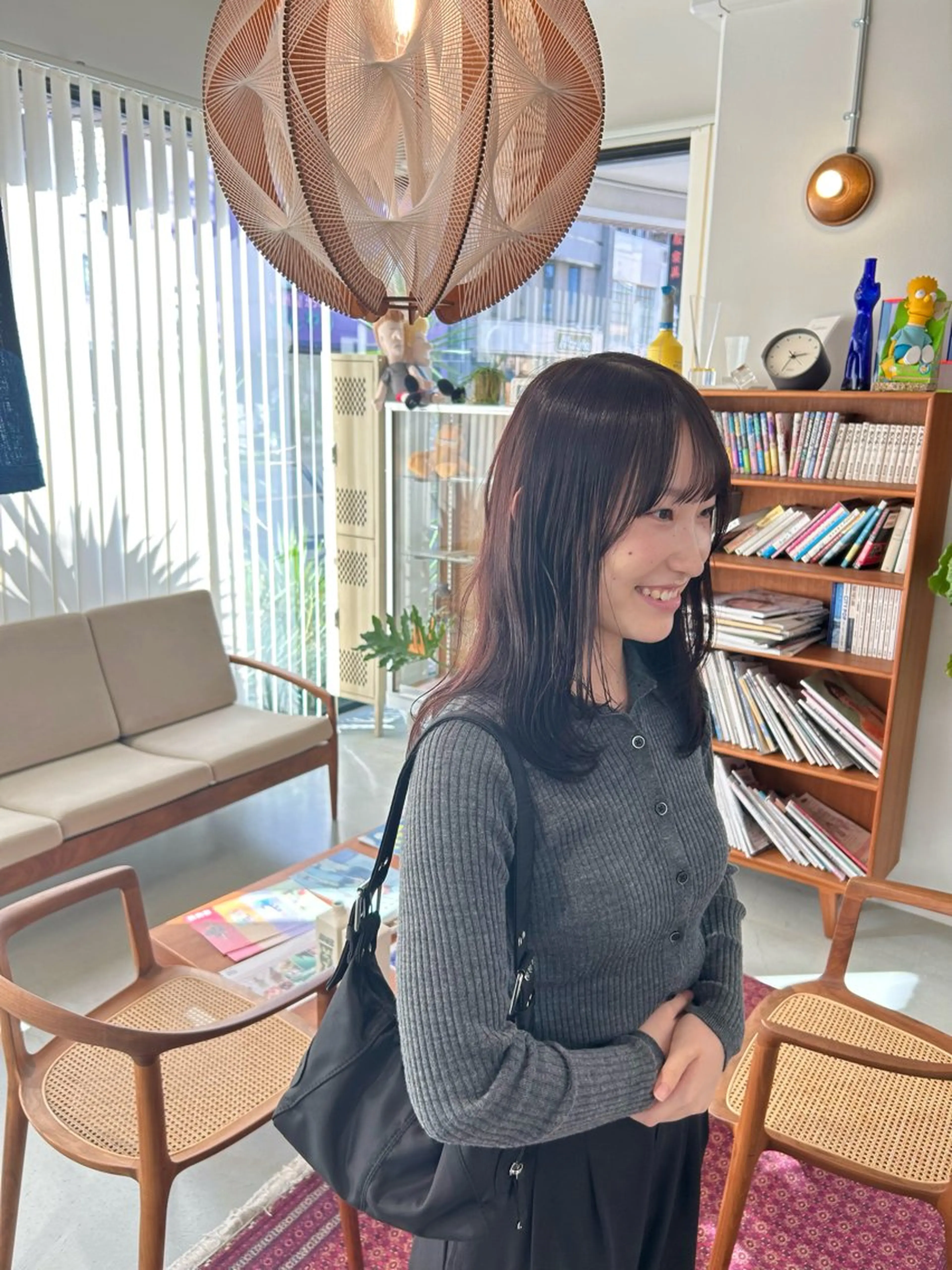 ミディアム カラー ラベンダーカラー レイヤーカット 藤原 あかりのヘアスタイル