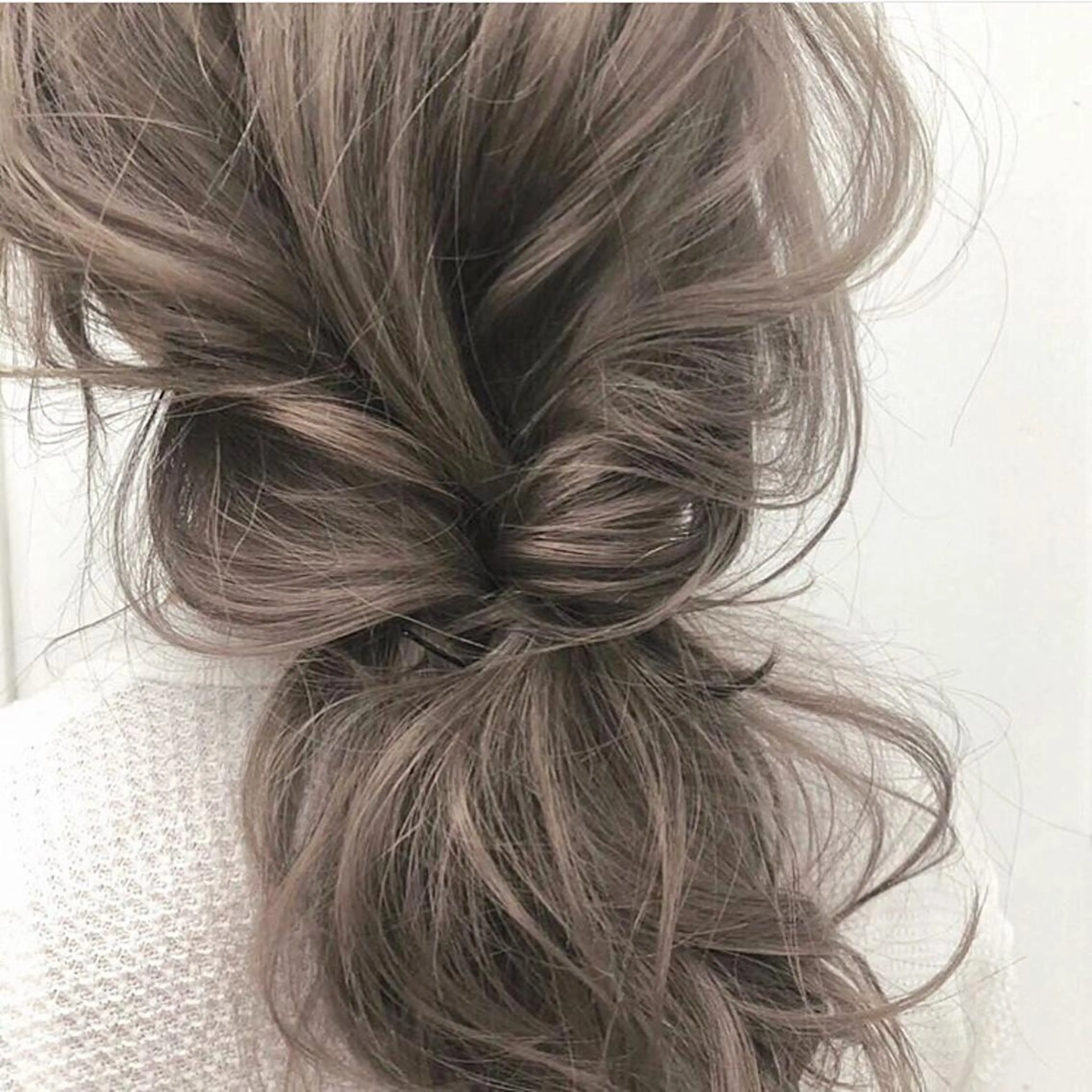 セミロング カラー ヘアアレンジ ベージュカラー ミルクティーベージュ ヘアセット NUU所属・滝島 真帆のヘアスタイル