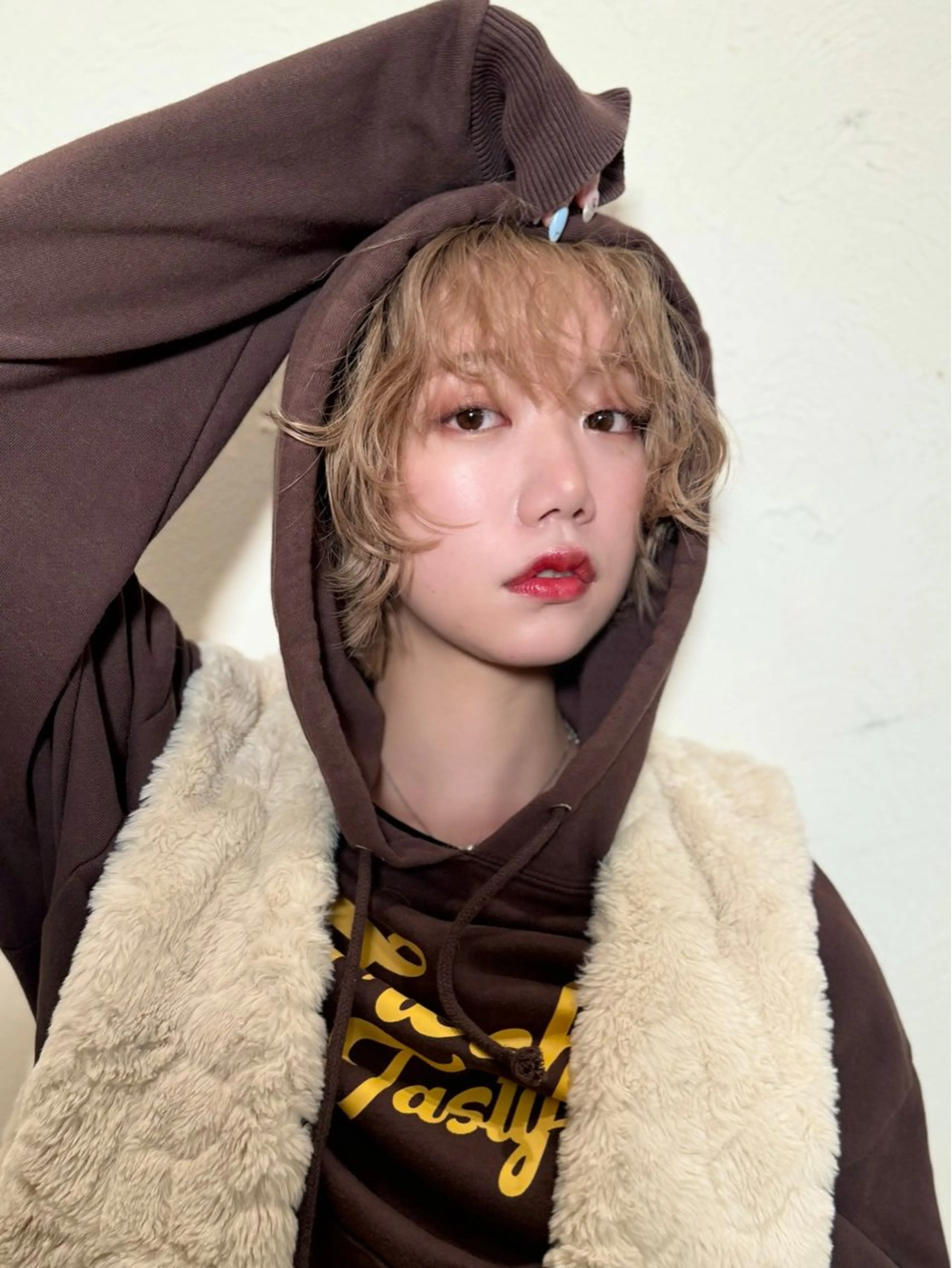 ショート カラー 垢抜け/レイヤー/ ハイトーン/アスナのヘアスタイル