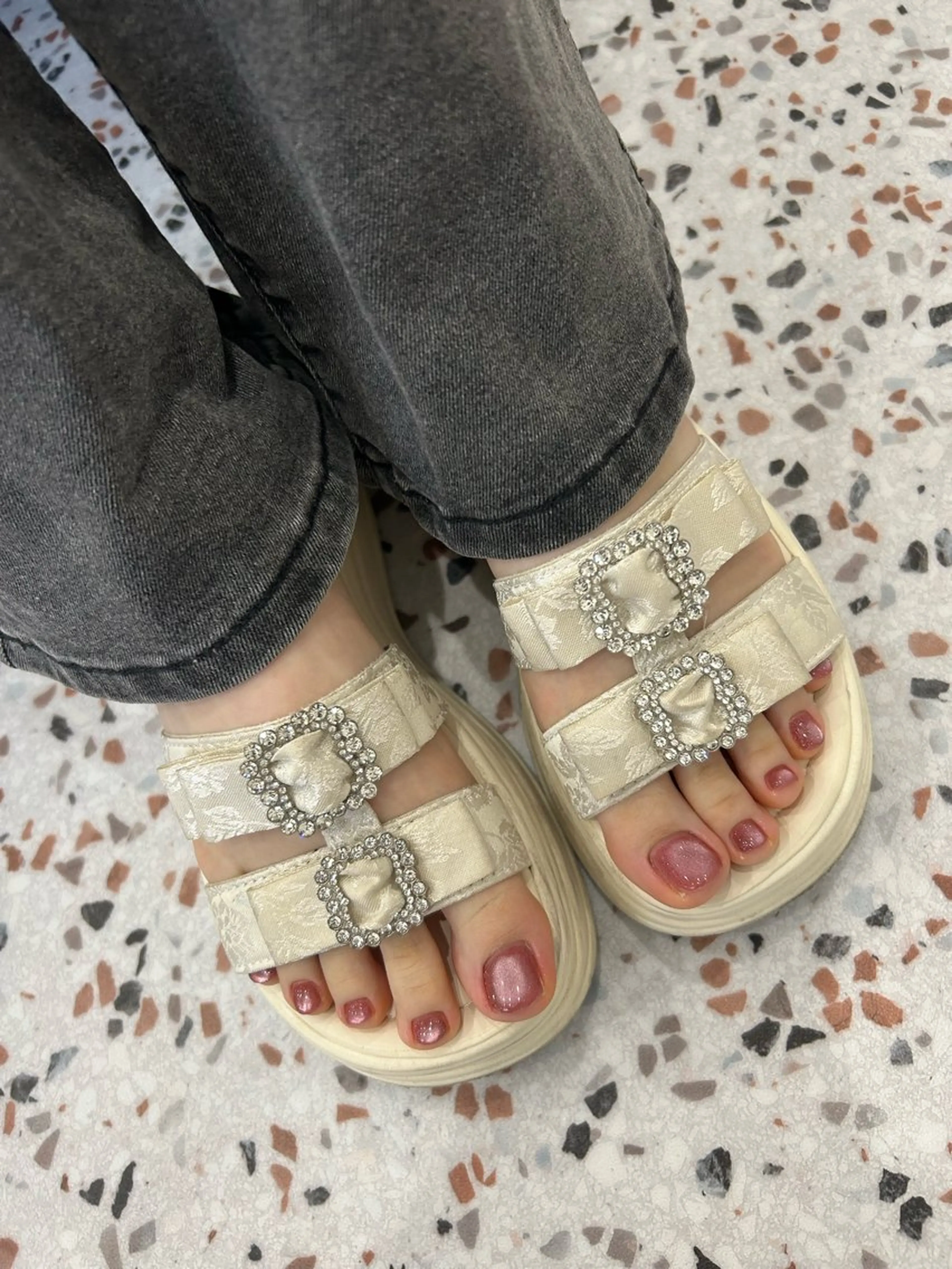 ネイル フットネイル 小松 千冬snazzyのネイルデザイン