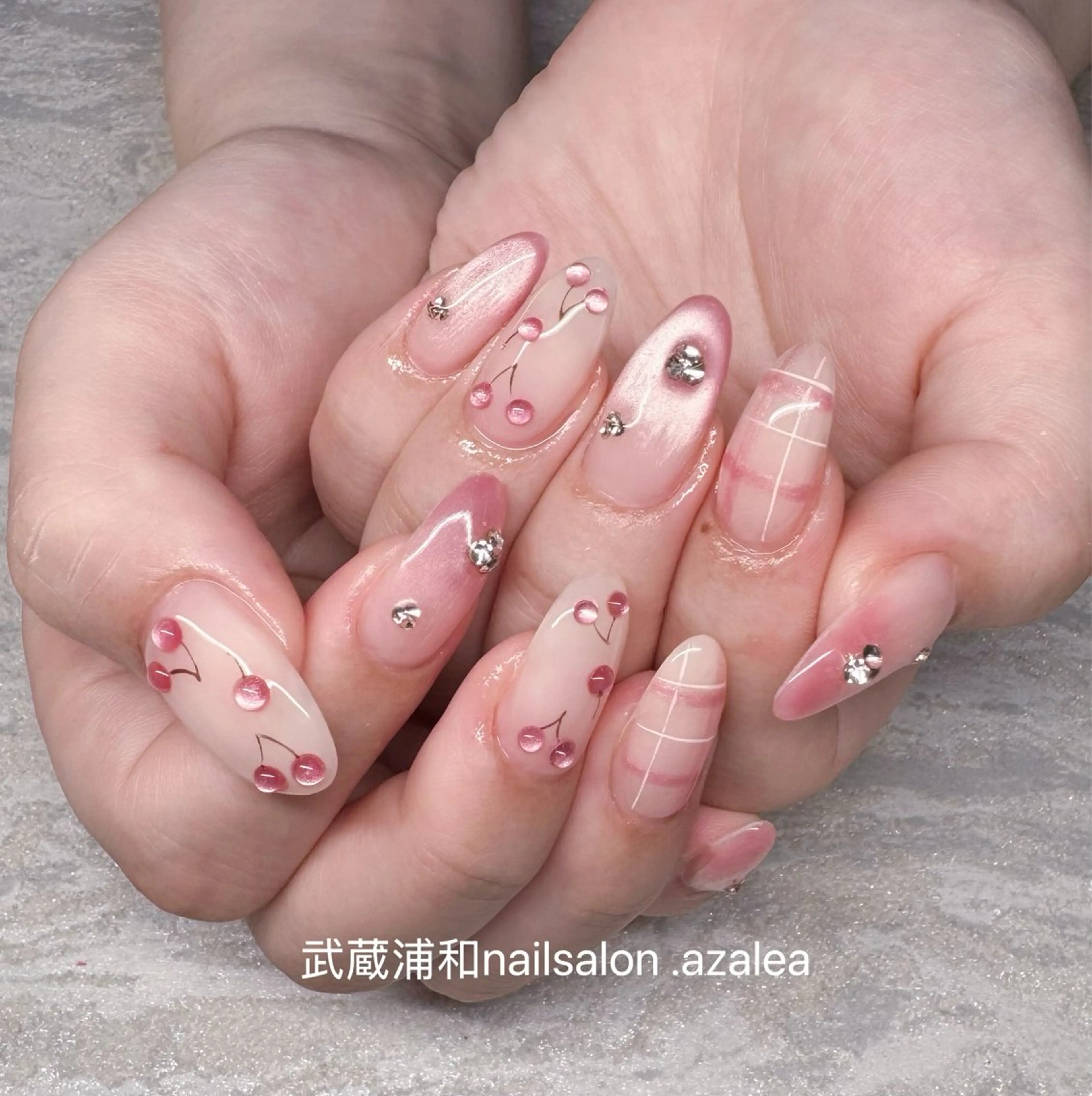 ネイル ハンドネイル R inのネイルデザイン