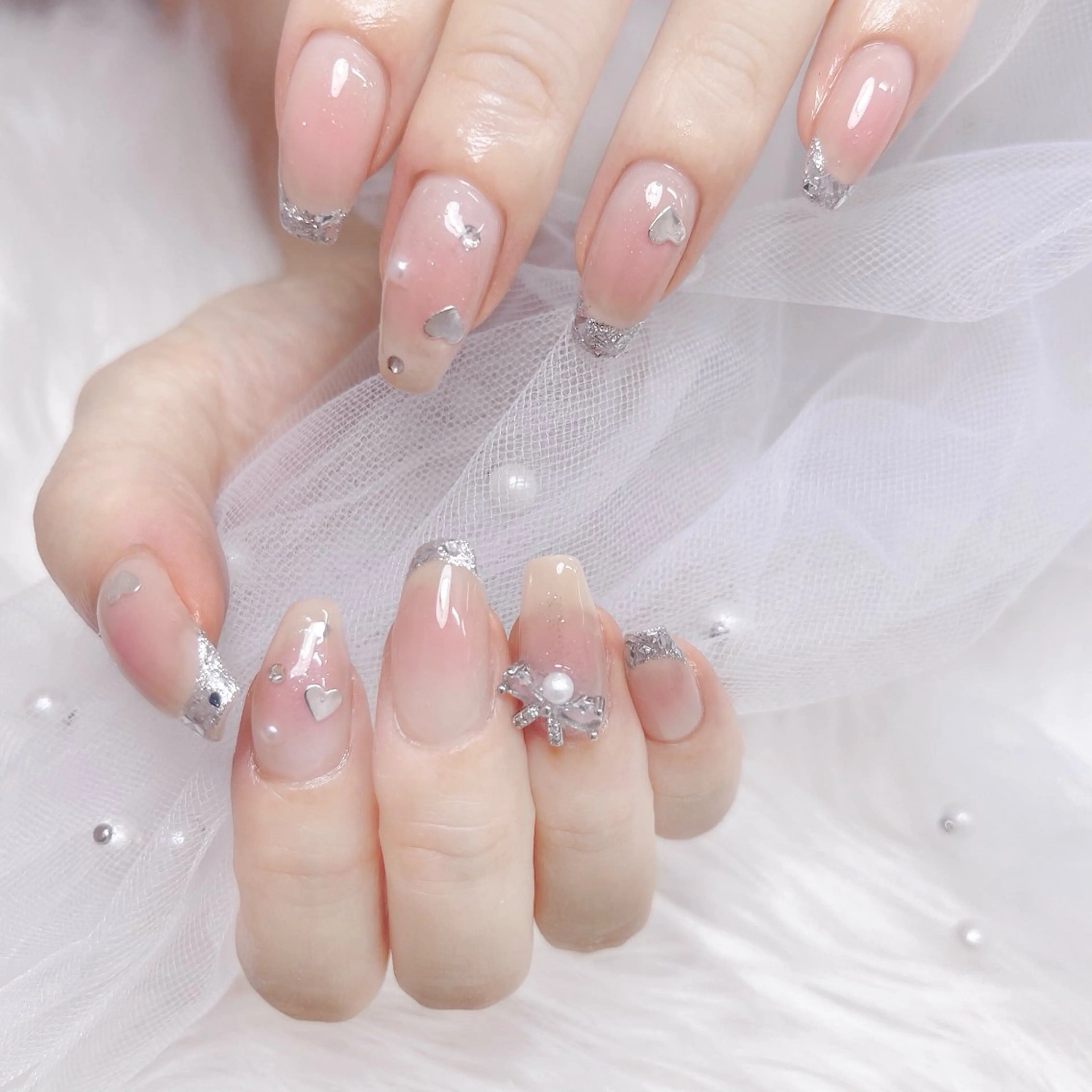 ネイル オーロラネイル チークネイル 長さ出し フットネイル フレンチネイル ハンドネイル ハンドケア lily nailのネイルデザイン