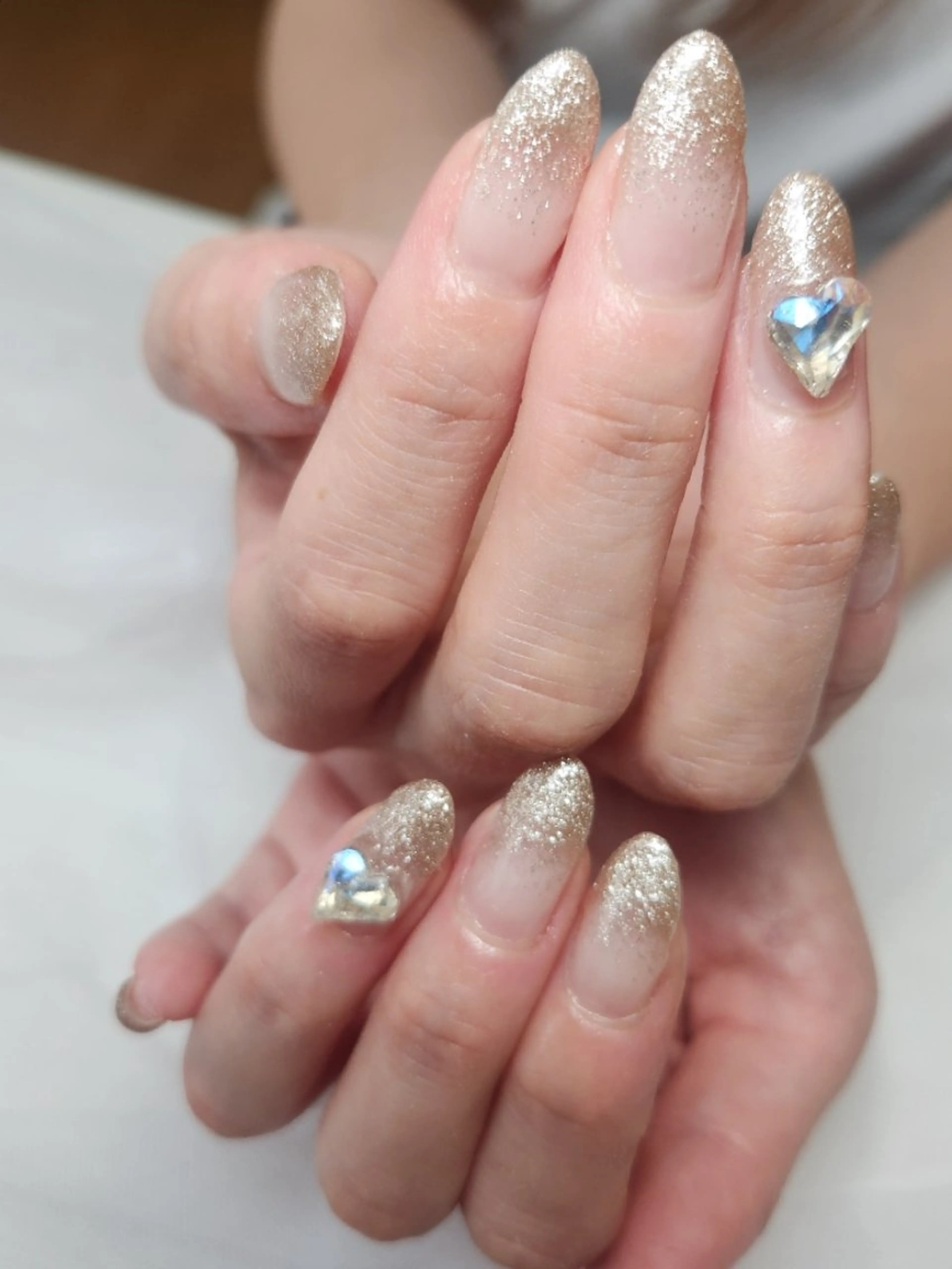 ネイル ジェルネイル ゴールド グラデーション ハート キラキラネイル Nailroom3  古屋明美のネイルデザイン
