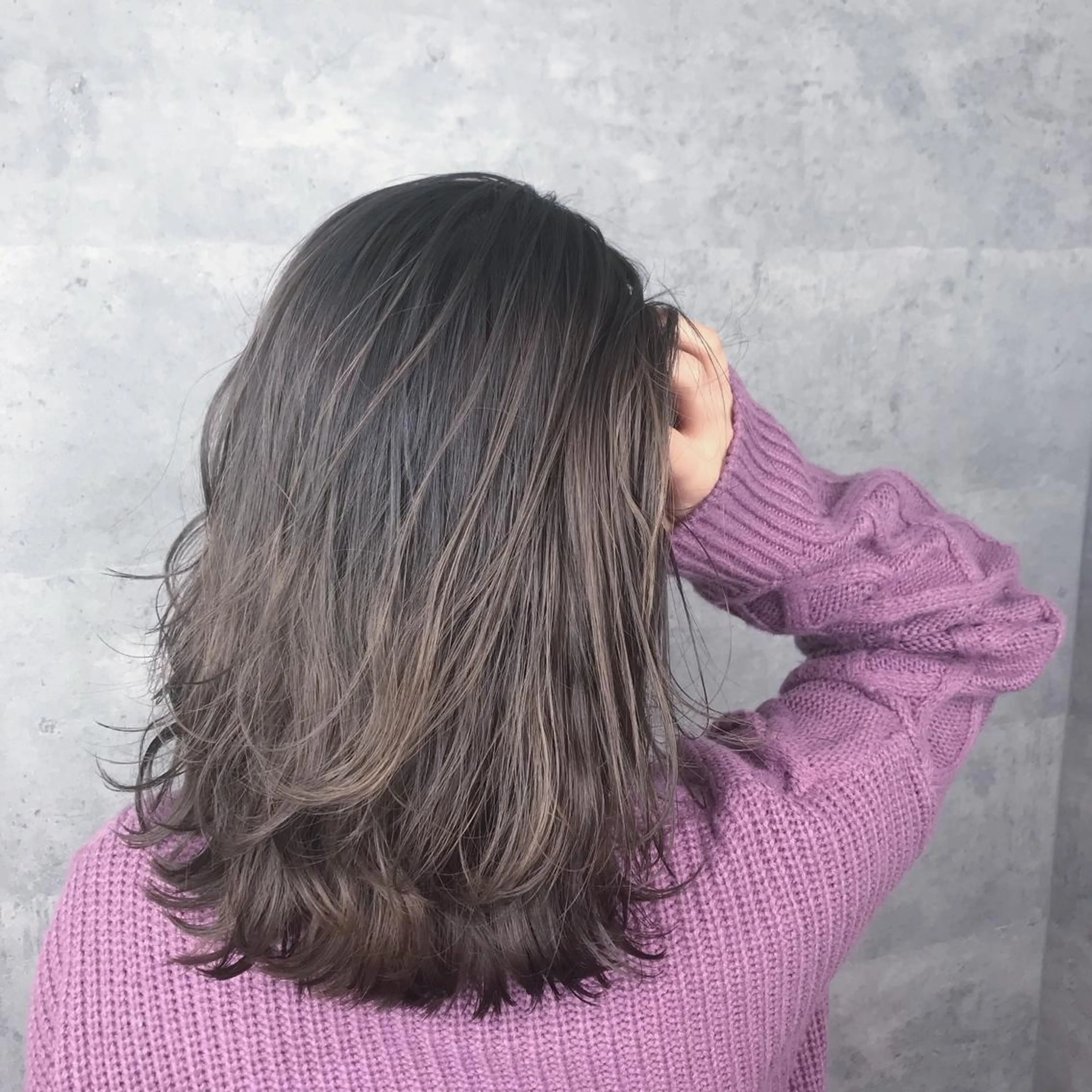 ミディアム カット ヘアカラー トリートメント アンダーバーホワイト_WHITE所属・_WHITE芝本 賢吾【天王寺店】のヘアスタイル