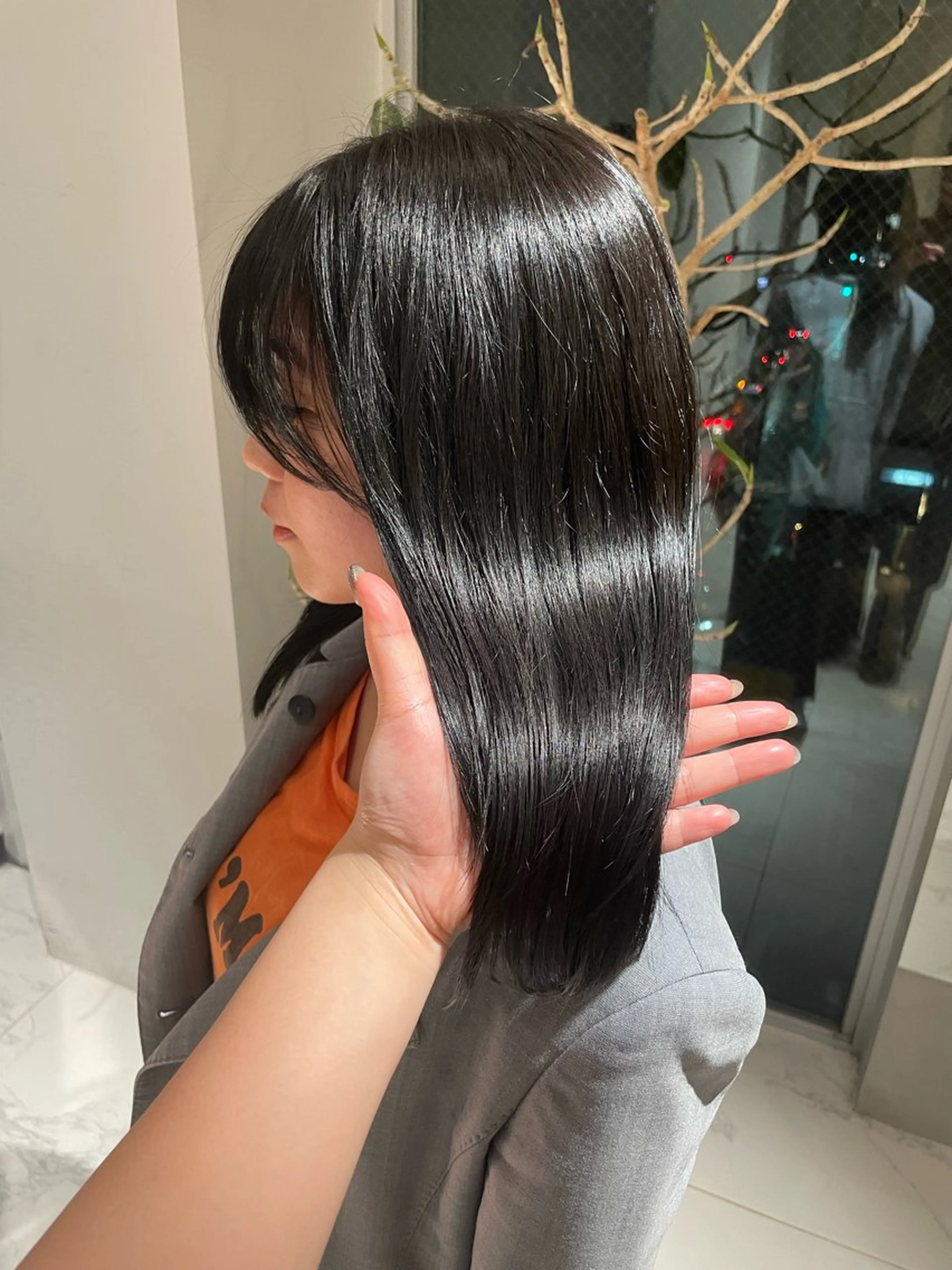 セミロング RIN⌇ レイヤー⌇ 艶カラー🌙のヘアスタイル