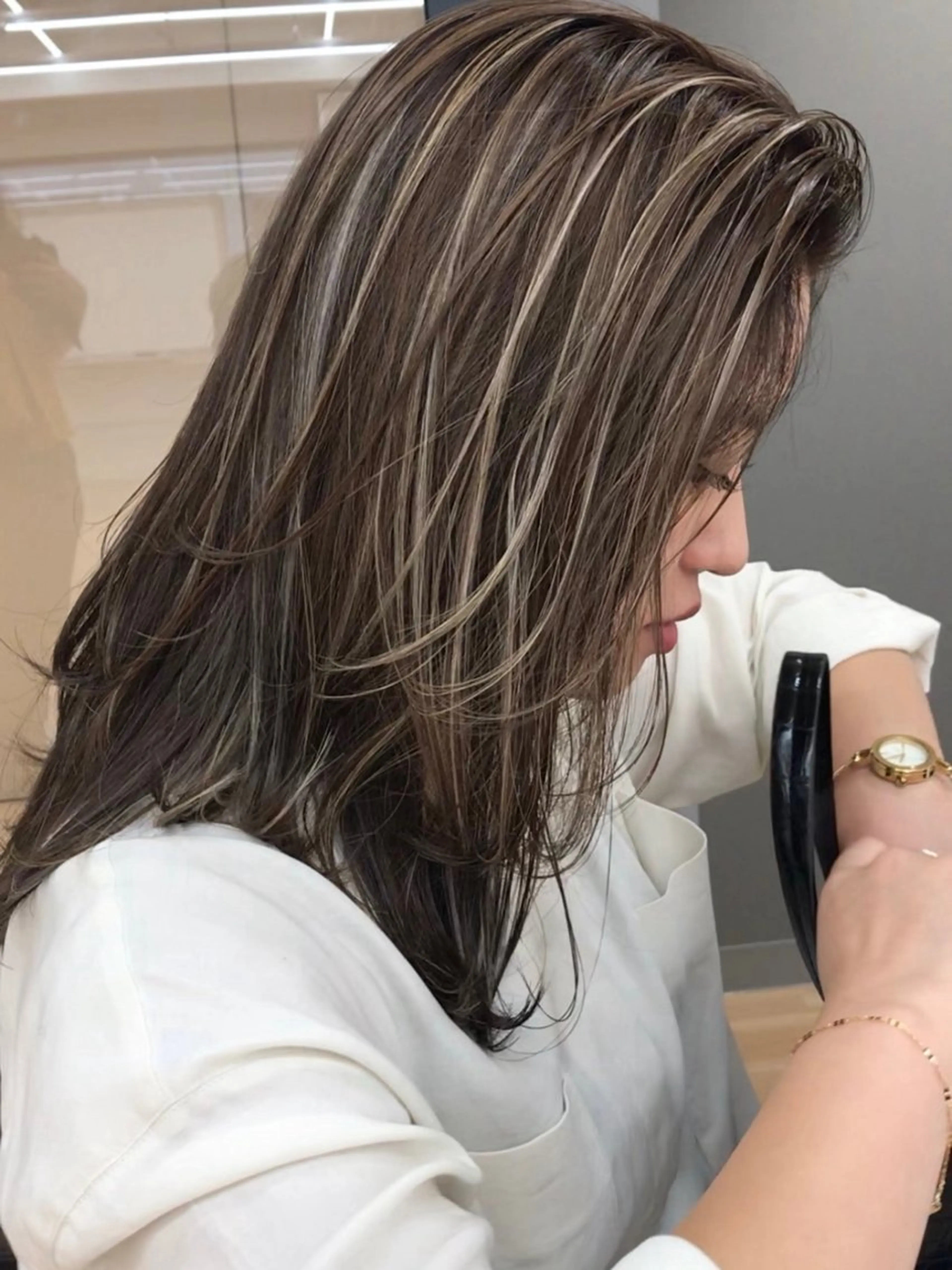 ミディアム カラー カット ヘアカラー レイヤーカット 早崎太生のヘアスタイル