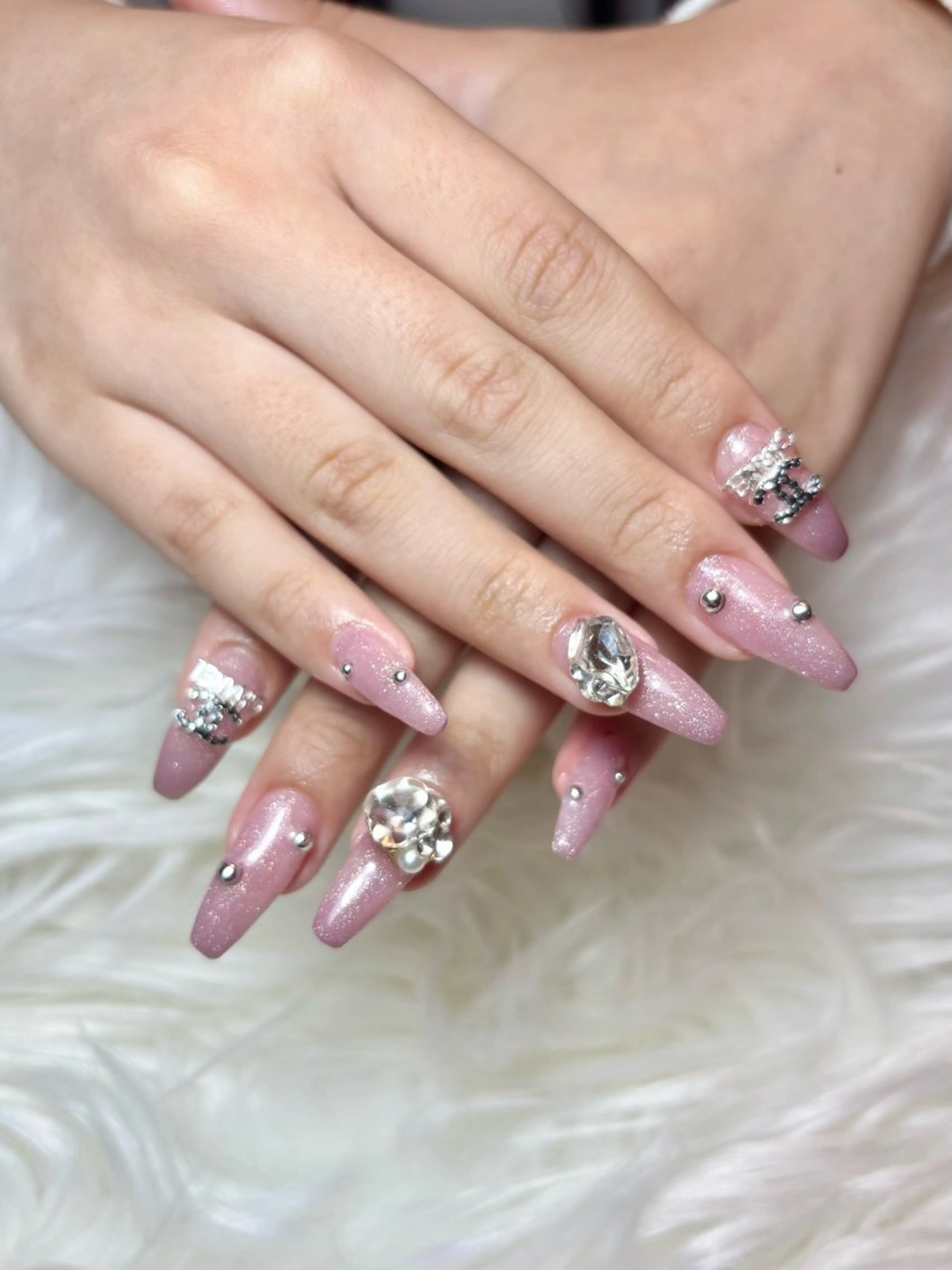 ネイル キラキラネイル ハンドネイル Lino.b所属・Aulu’b@ ayakaのネイルデザイン