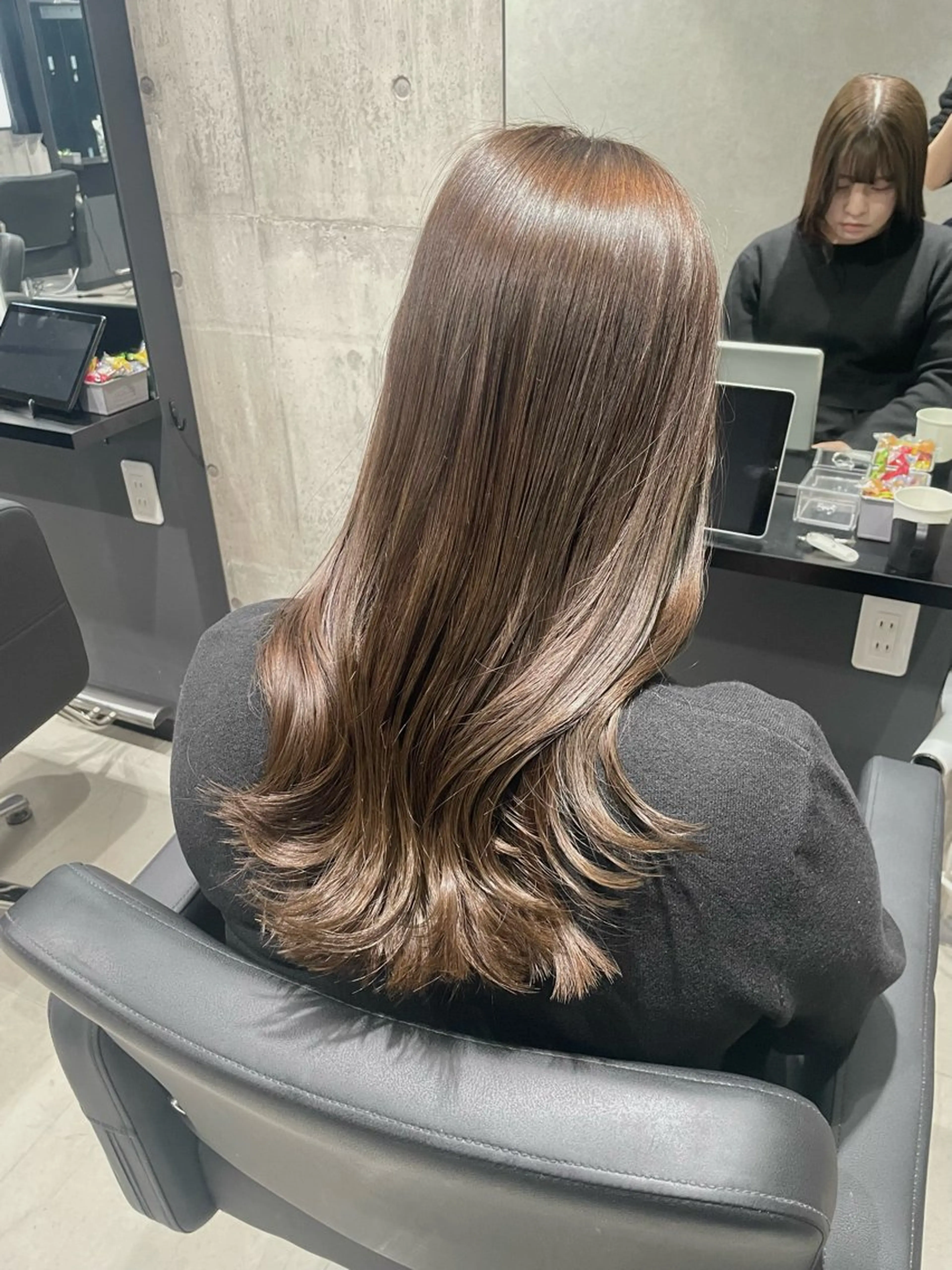 ロング カット ヘアカラー _WHITE京橋所属・_WHITE 佐伯 碧のヘアスタイル