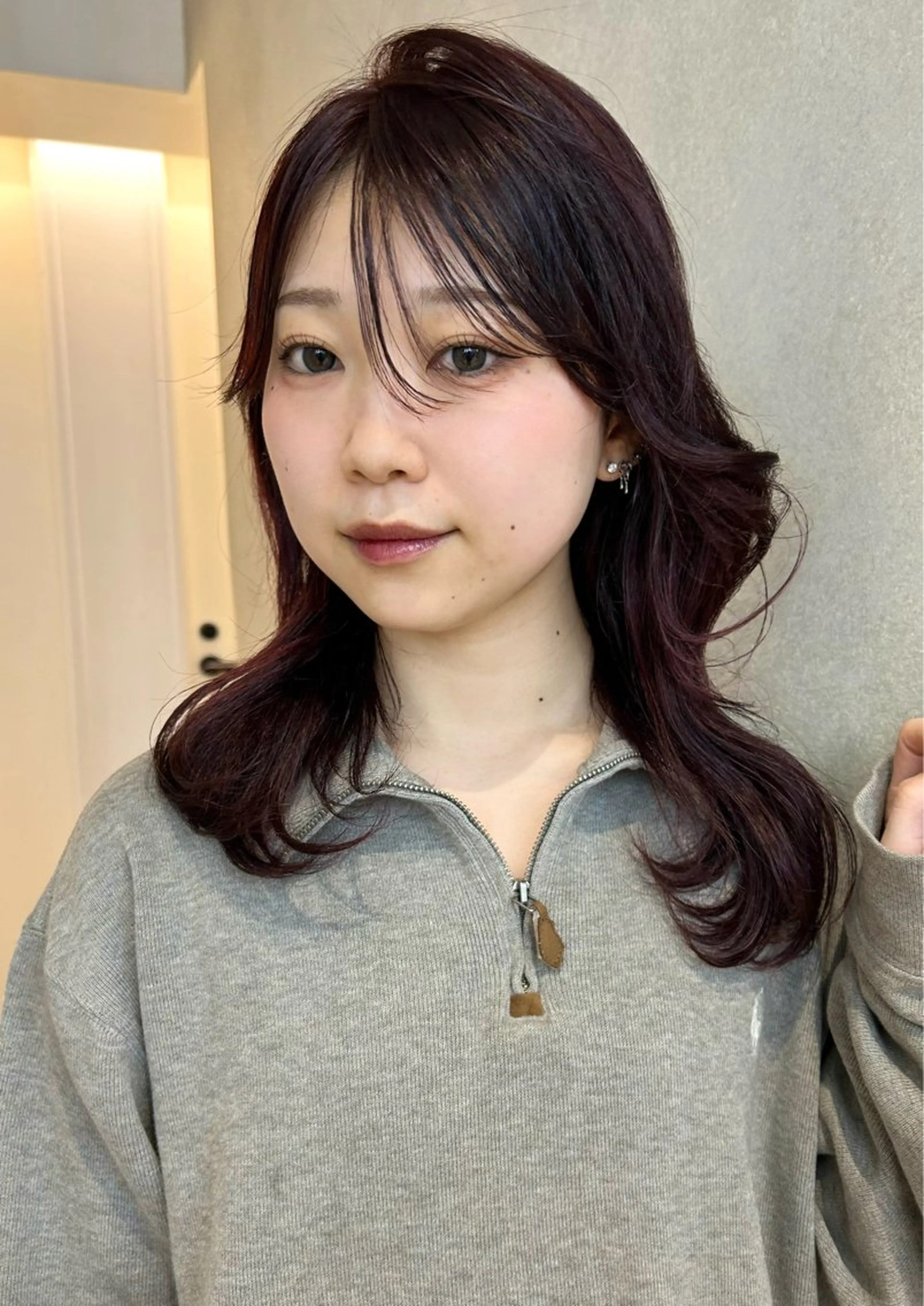 セミロング カラー カット ヘアカラー トリートメント 🌟暖色系ハイトーン 🌟AIのヘアスタイル