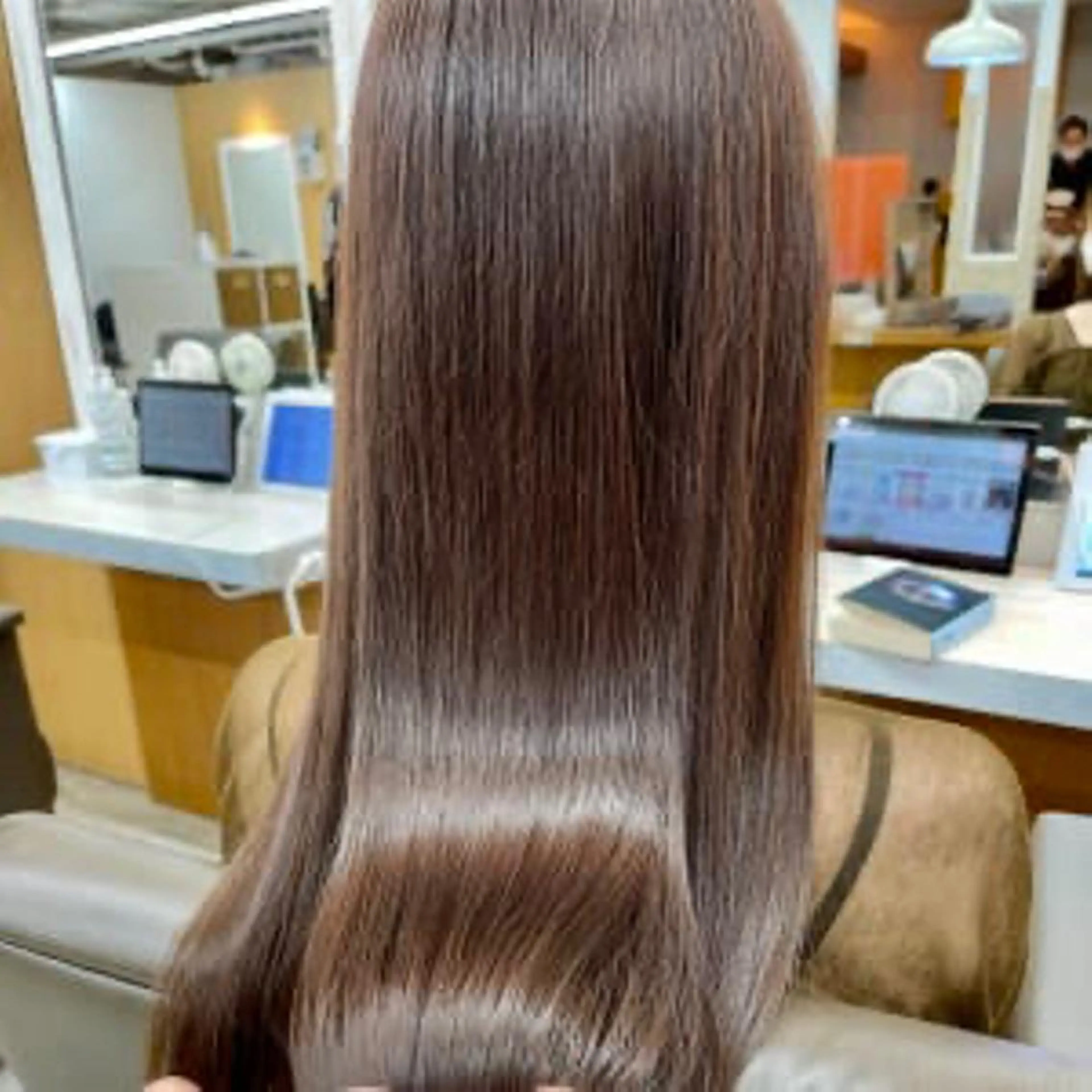 セミロング 透明感カラー/ イルミナカラーヒロキのヘアスタイル